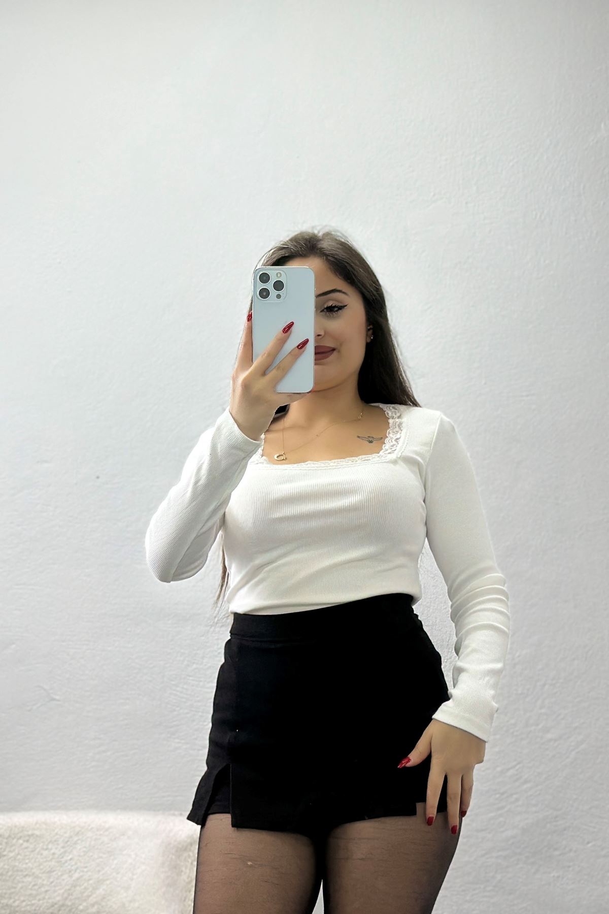 Çerçeve Yaka Dantelli Kaşkorse Body Ekru - 70789.599.