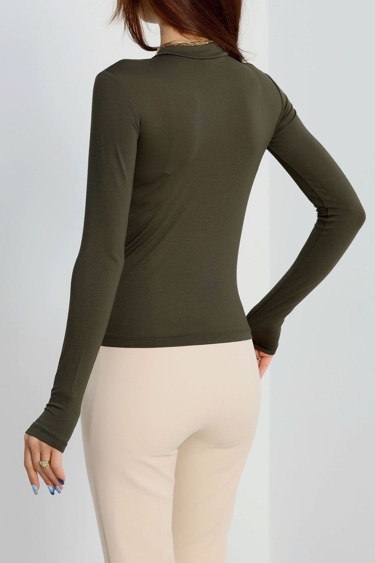 Dik Yaka Parmak Geçmeli Viskon Body Haki - 40076.599.