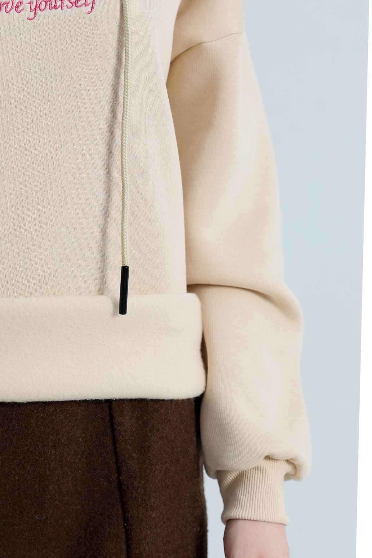 3 İplik Kapşonlu Nakışlı Sweat Bejpembe - 42219.1878.