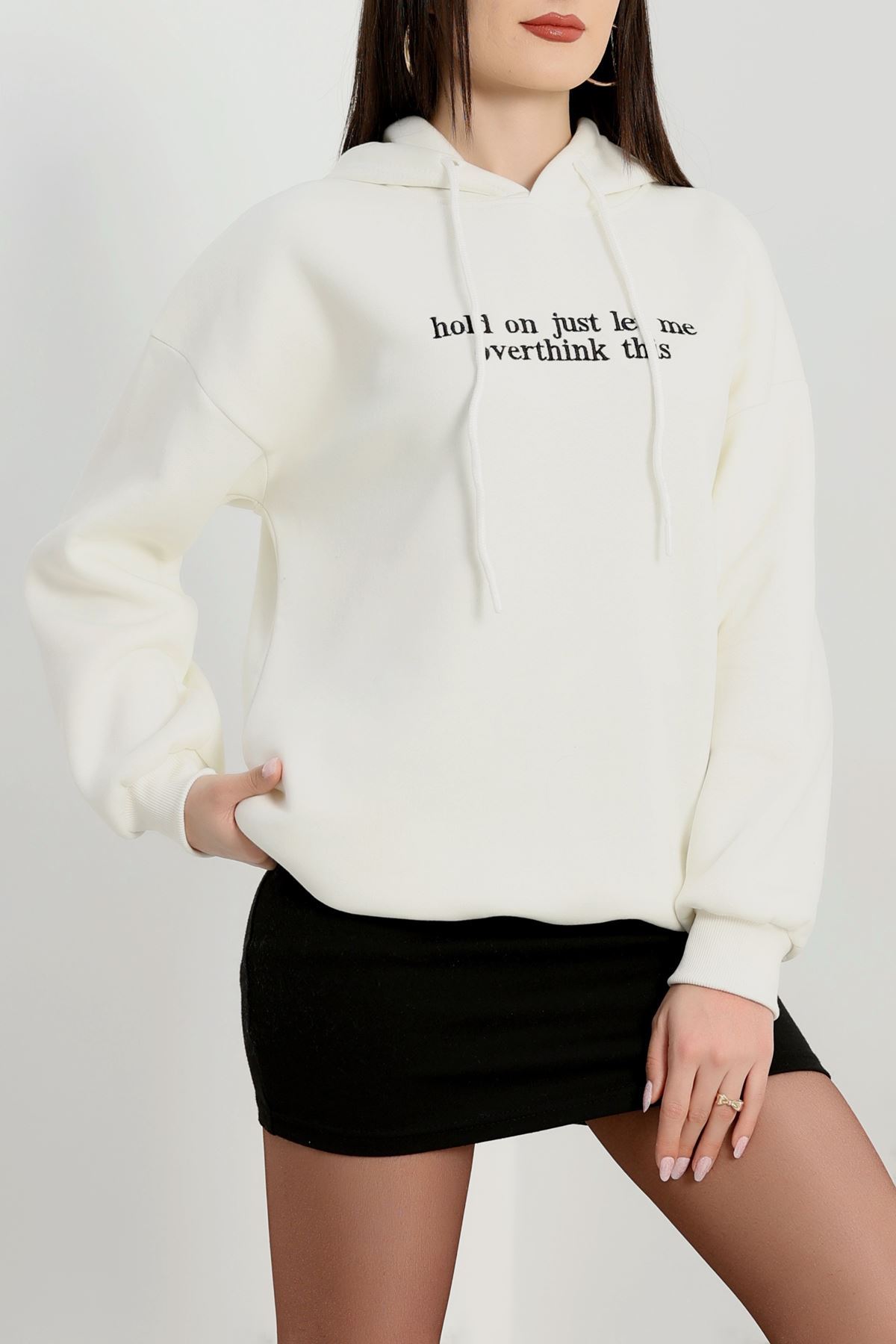 3 İplik Kapşonlu Nakışlı Sweat Beyazsiyah - 42221.1878.