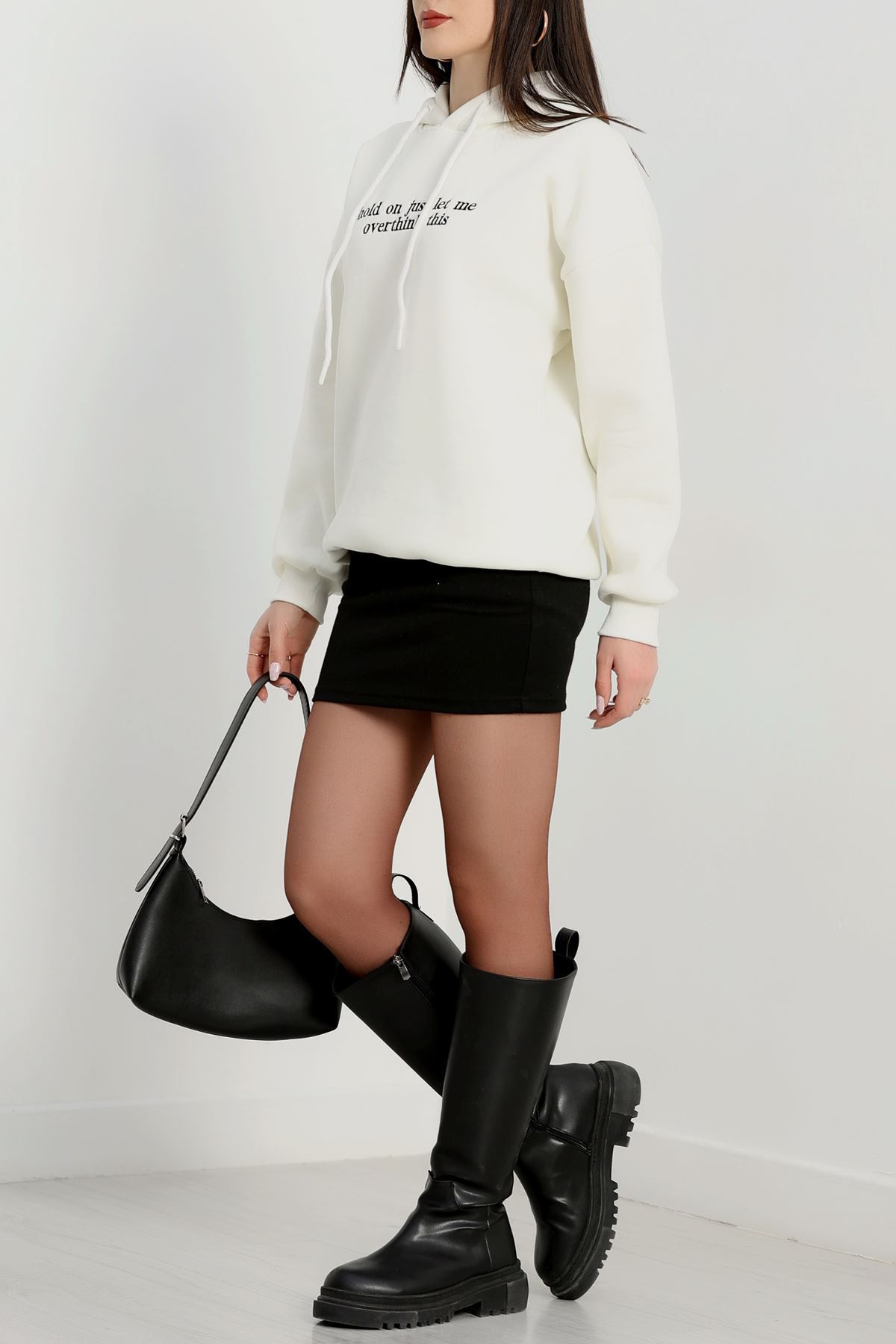 3 İplik Kapşonlu Nakışlı Sweat Beyazsiyah - 42221.1878.