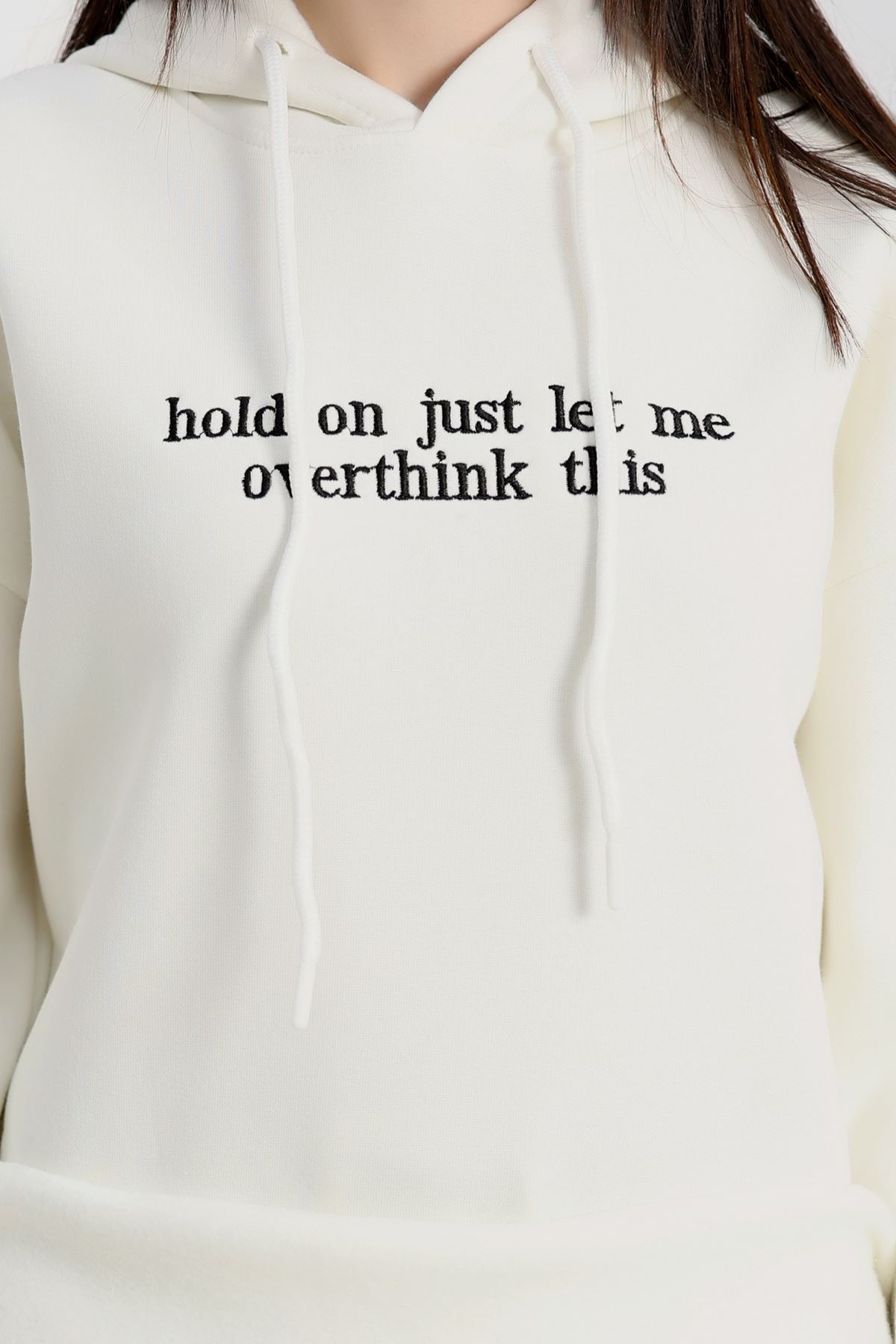 3 İplik Kapşonlu Nakışlı Sweat Beyazsiyah - 42221.1878.