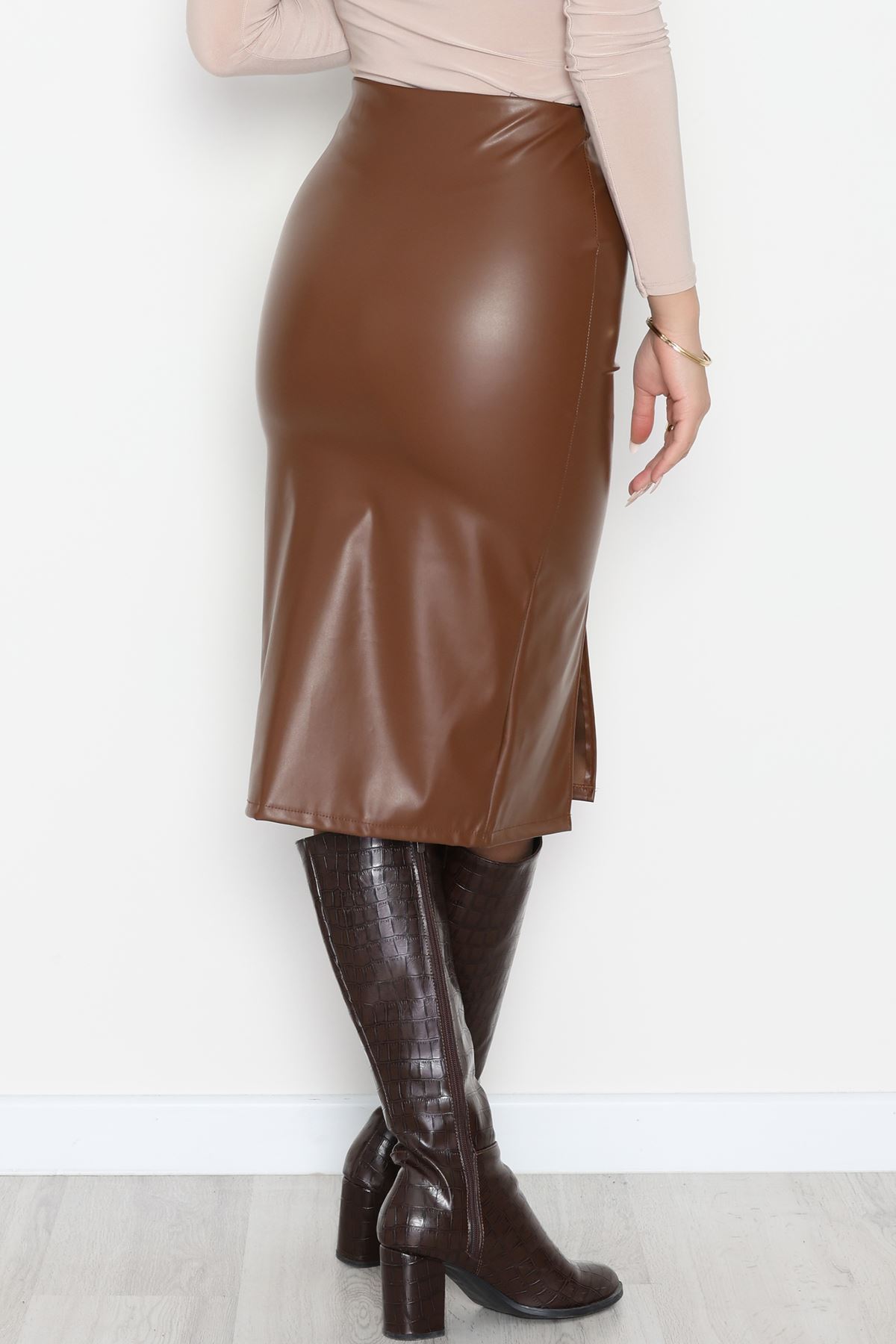 Pu Deri Yırtmaçlı Kalem Etek Taba - 51073.1779.