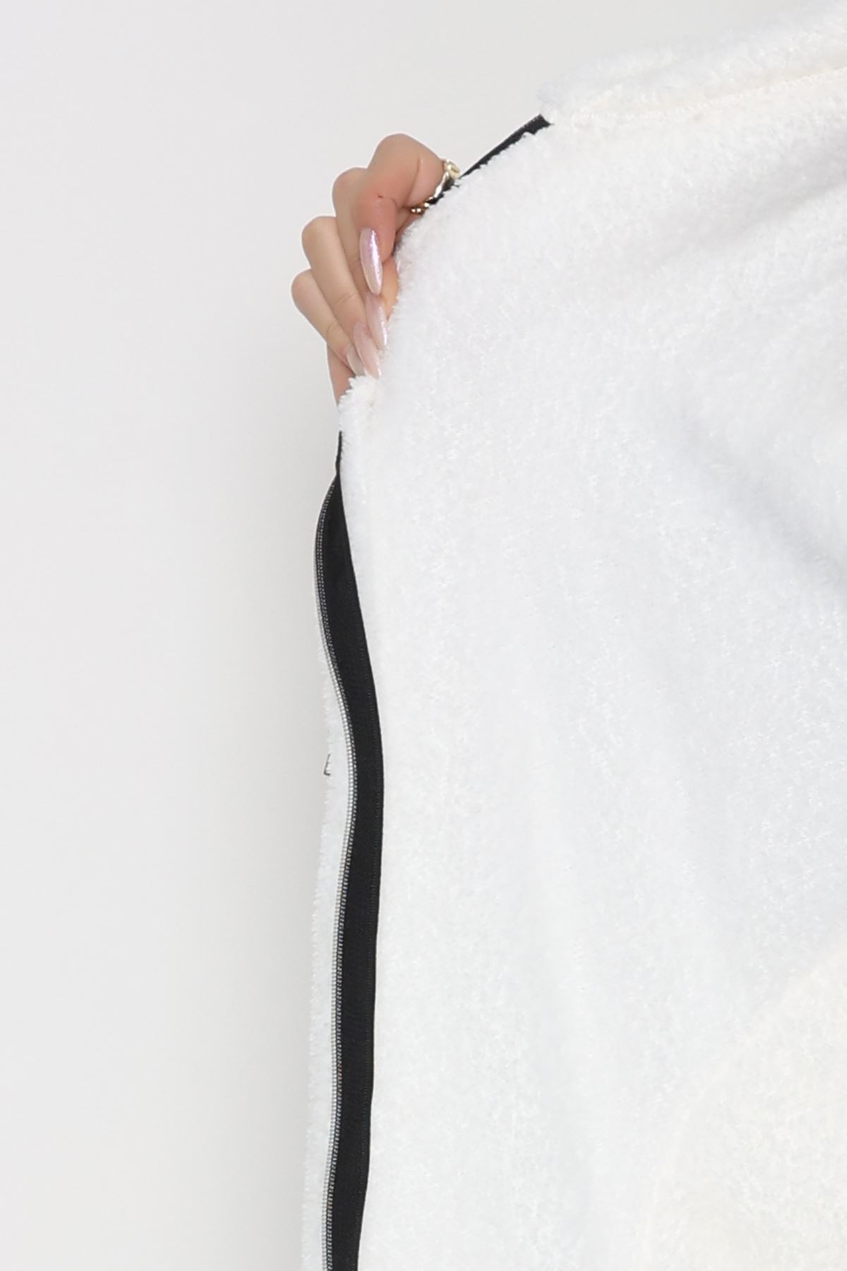 Fermuarlı Kapşonlu Peluş Yelek Beyaz - 51059.701.