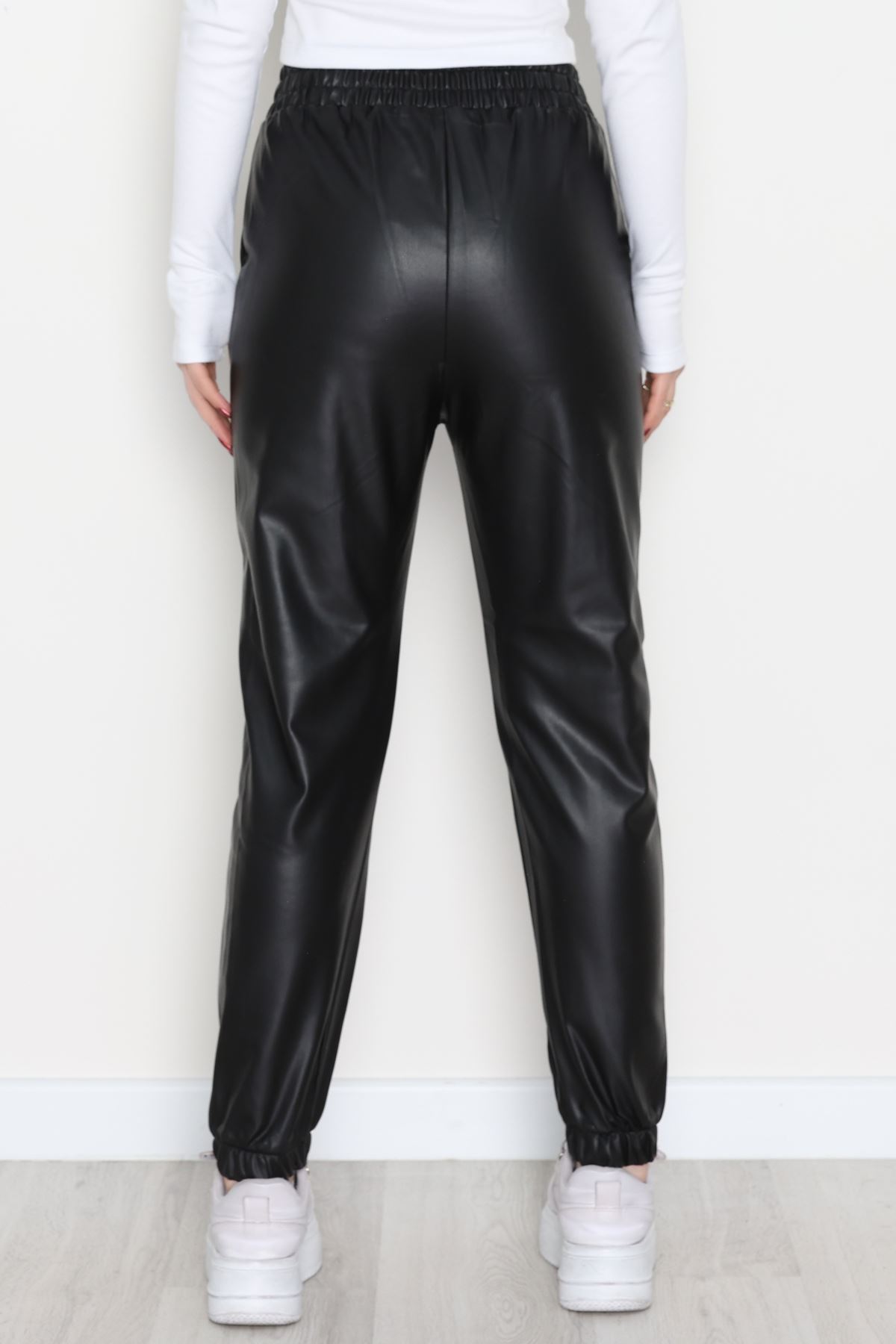 Önü Çımalı Jogger Pantolon Siyah - 51210.1779.