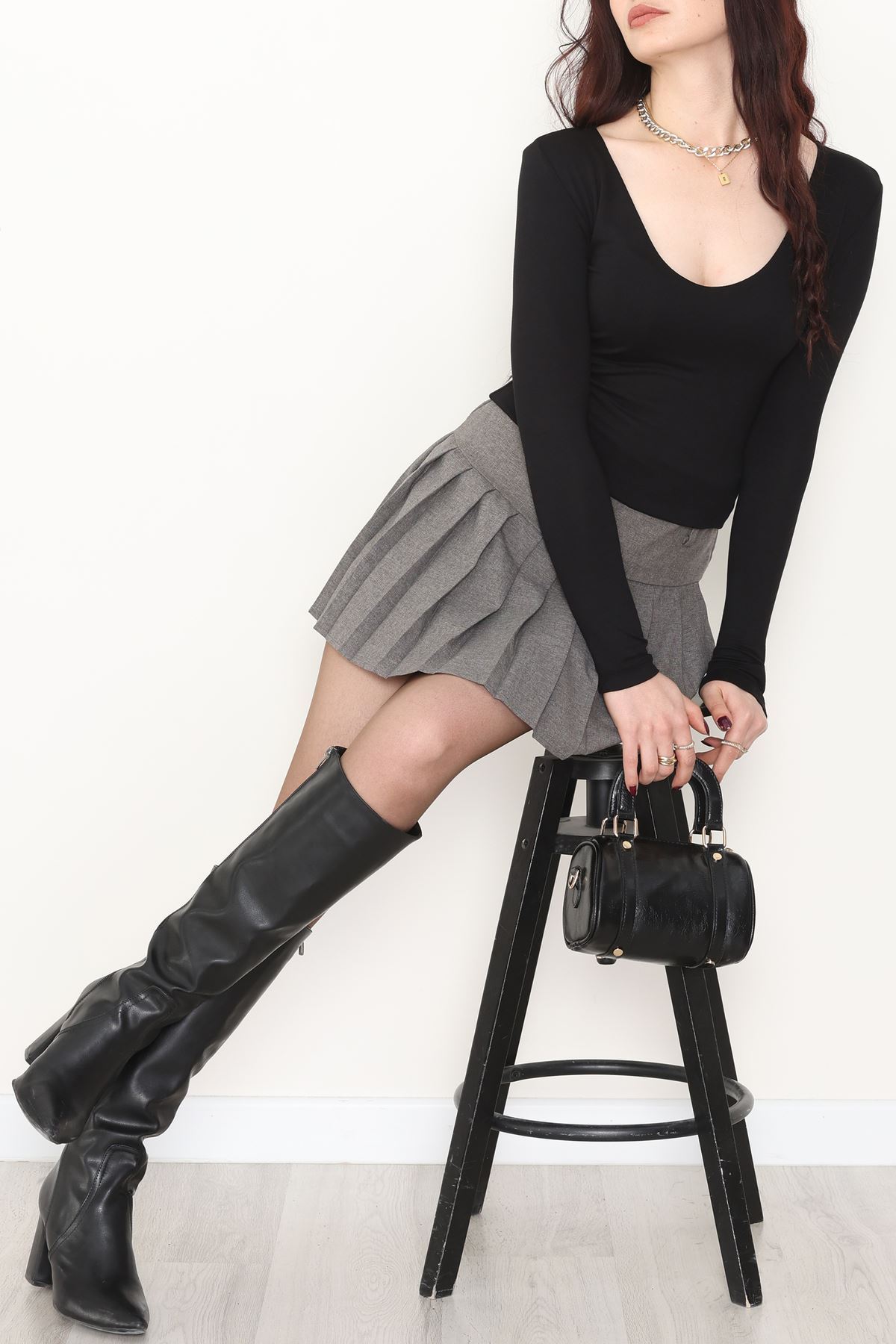 V Yaka Likralı Viskon Uzun Kollu Body Siyah - 22132.200.