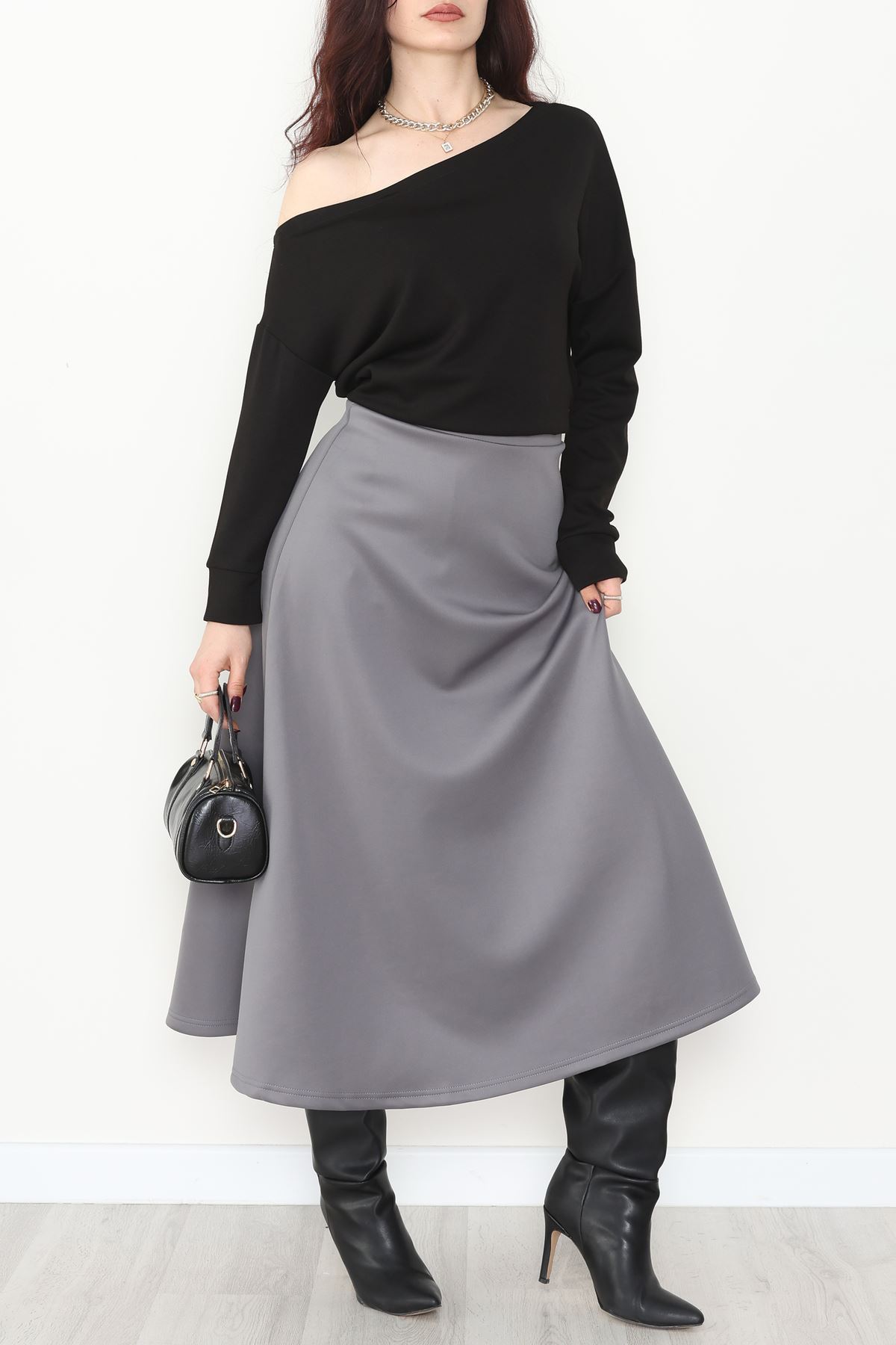 Kayık Yaka Omuz Düşümlü Double Face Kumaş Bluz Siyah - 22185.200.