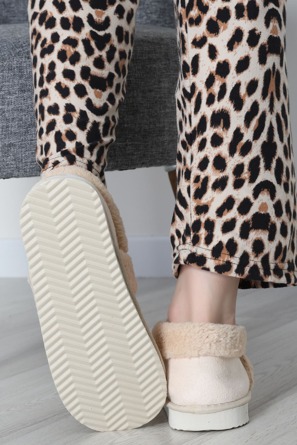 İçi Kürklü Ev Babeti Bej - 31549.264.