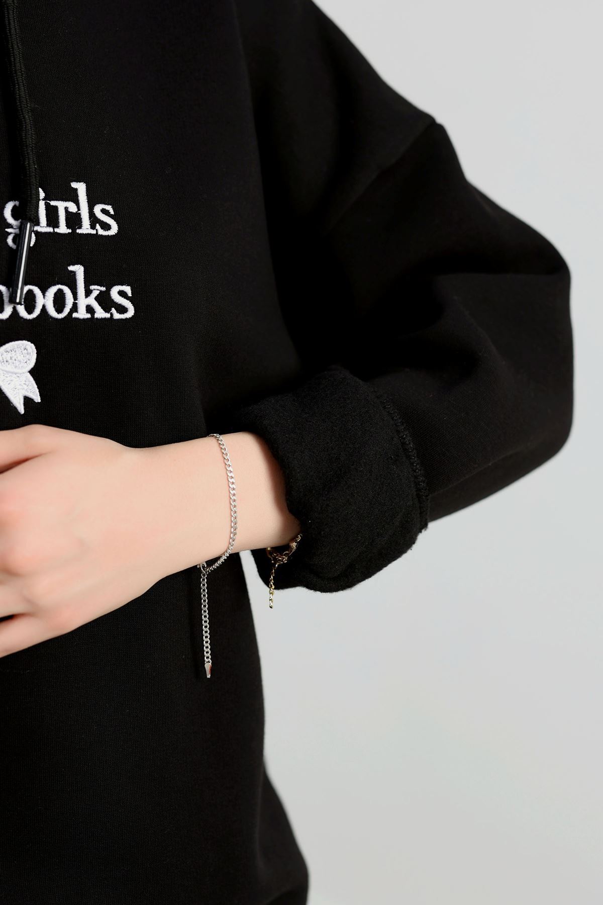 3 İplik Kapşonlu Nakışlı Sweat Siyahbeyaz - 42228.1878.