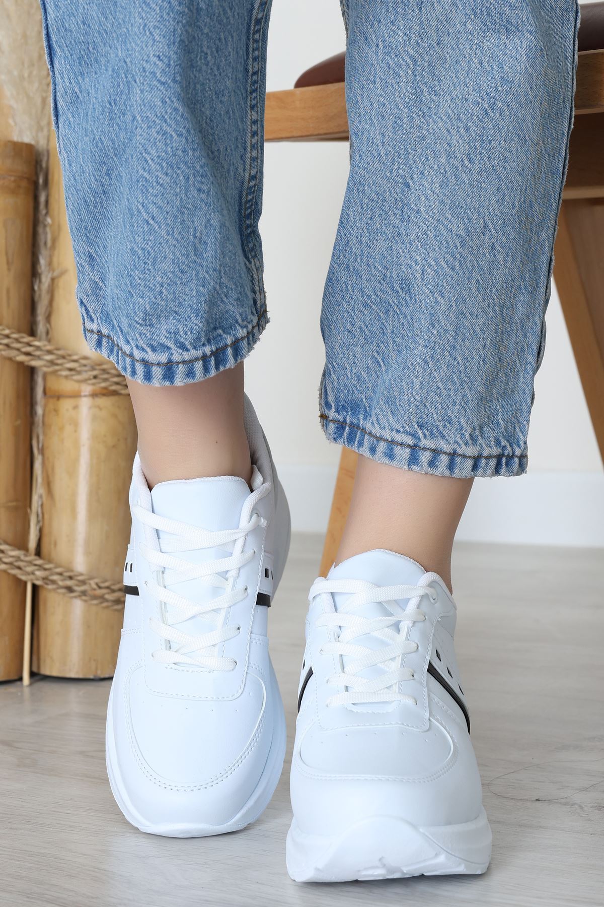 Günlük Spor Ayakkabı Beyazsiyah - 31685.2082.