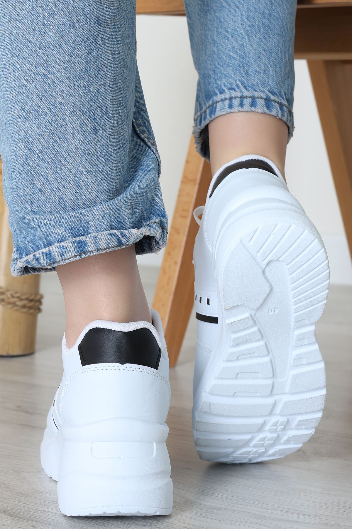 Günlük Spor Ayakkabı Beyazsiyah - 31685.2082.