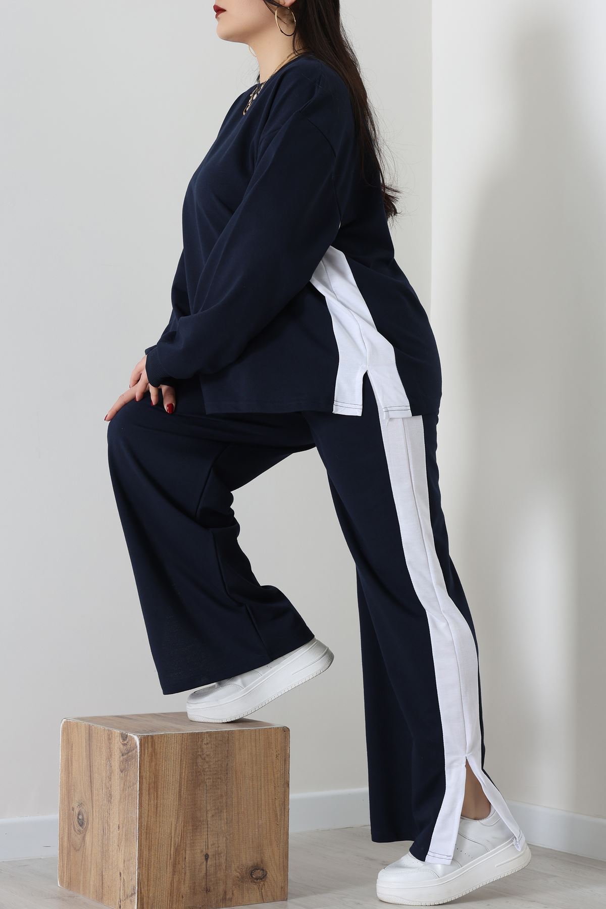 Şeritli 2 İplik Büyük Beden Eşofman Takımı Lacibeyaz - 52047.1857.