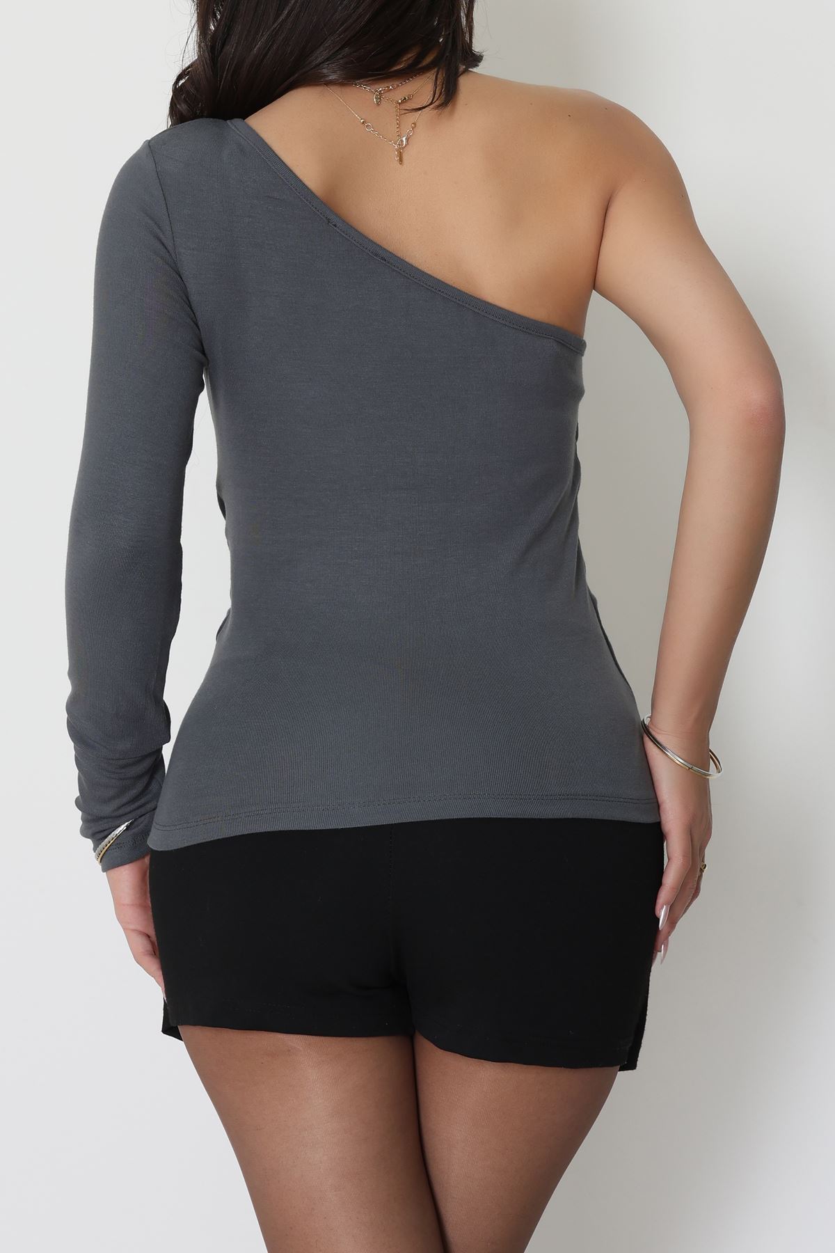 Buzzy Kumaş Tek Omuz Toka Detaylı Bluz Antrasit - 1011.2119.