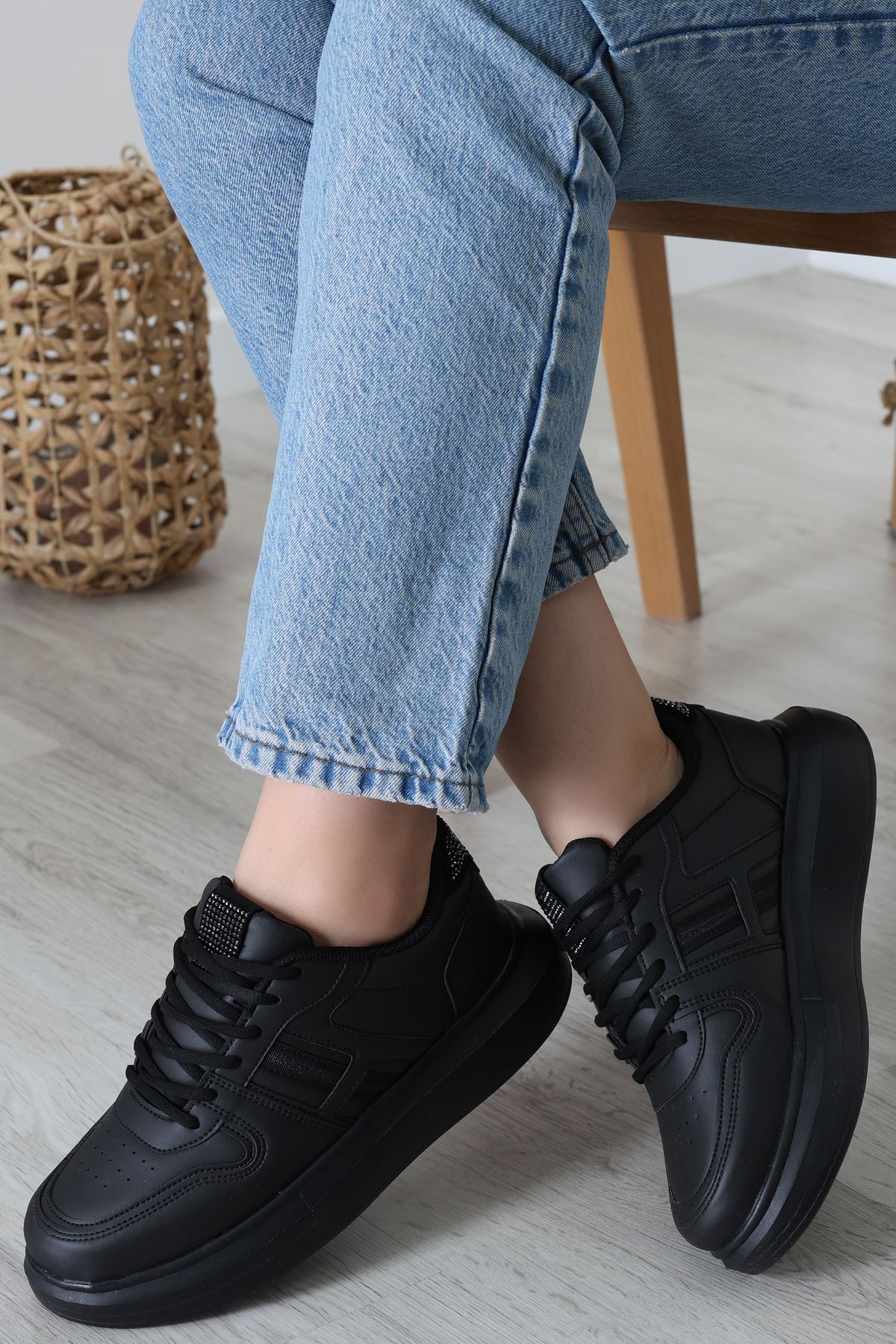 Kalın Taban Günlük Ayakkabı Siyah - 31758.264.