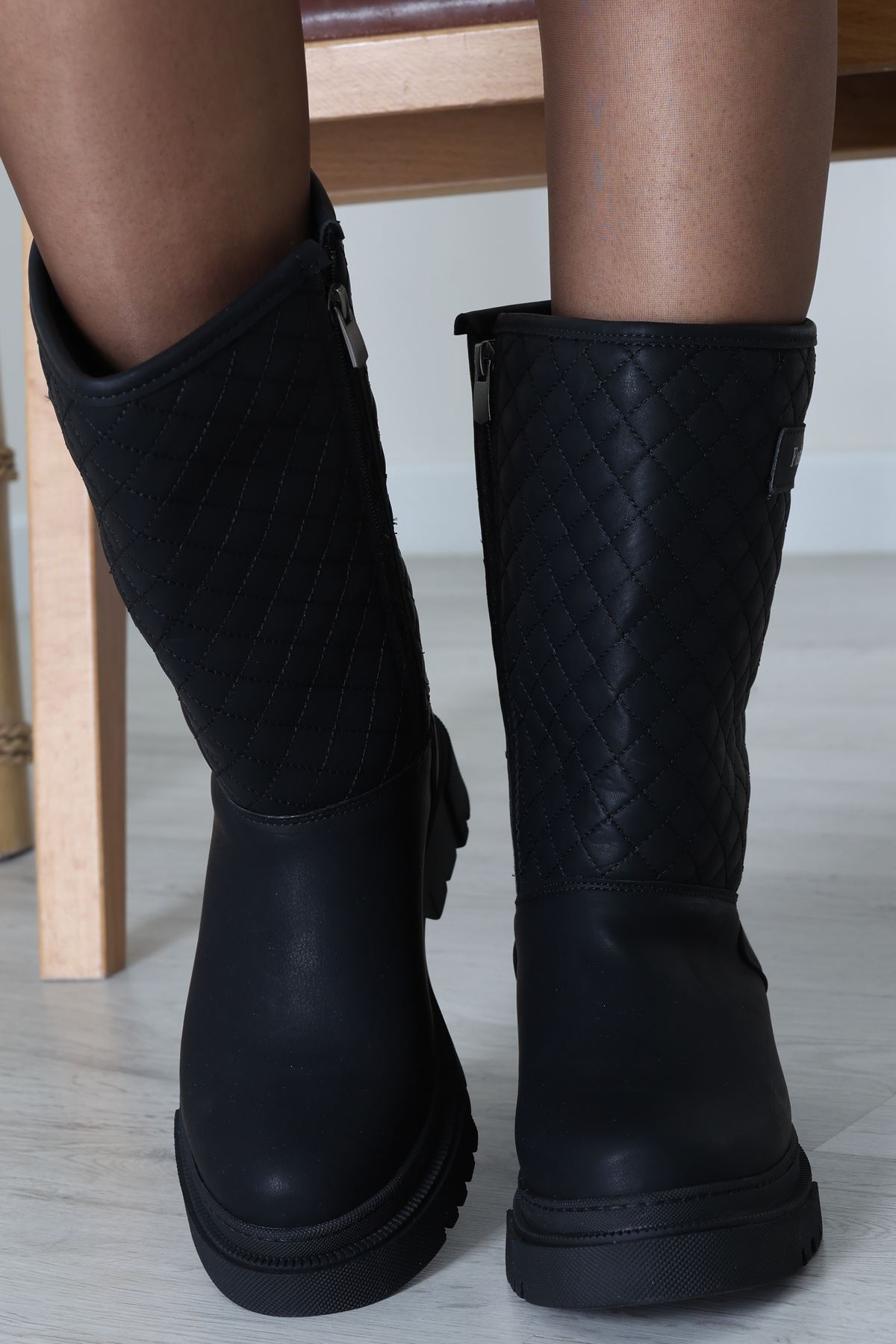 Kapitone Desenli Çizme Siyah - 31743.264.