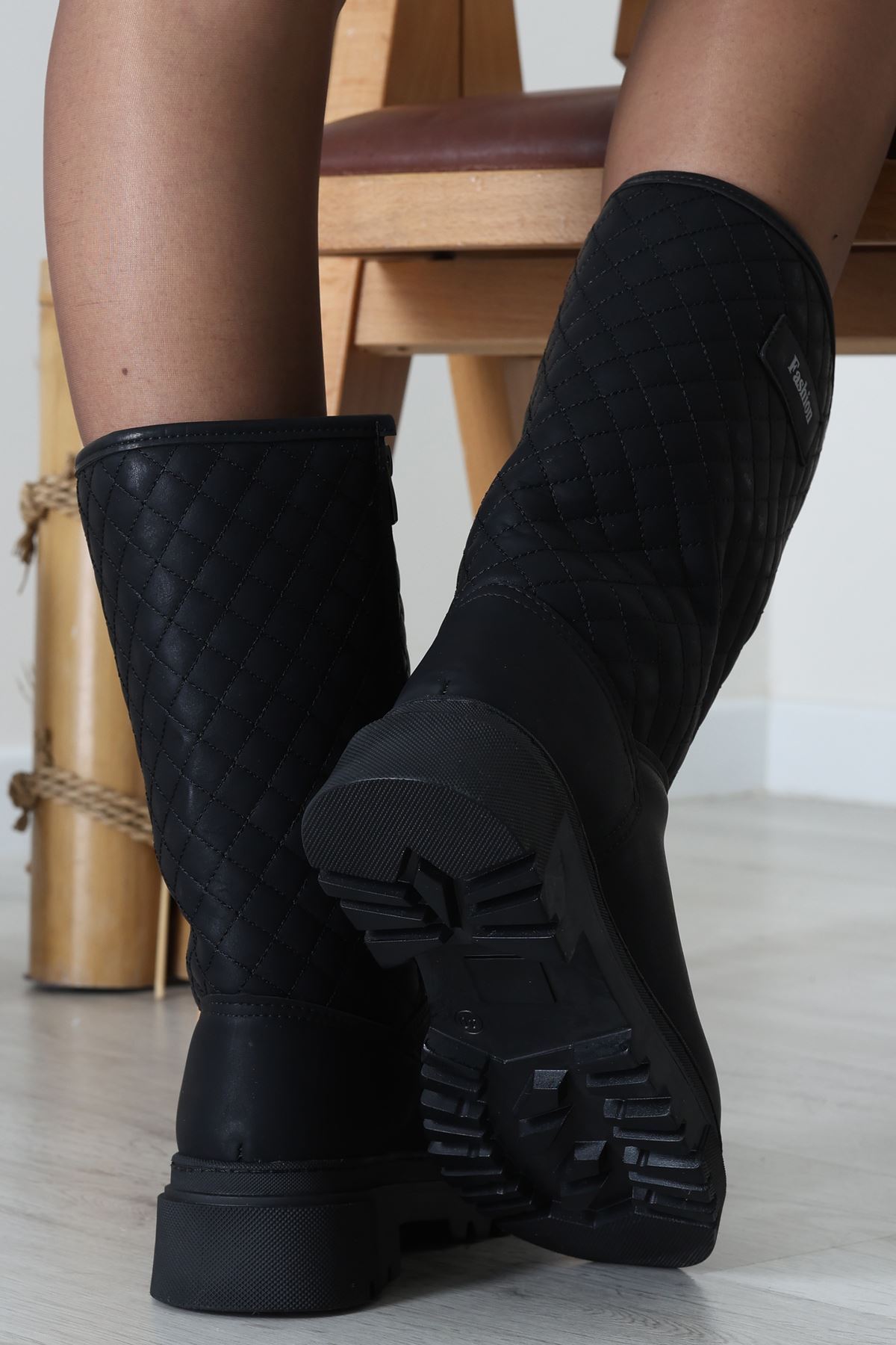 Kapitone Desenli Çizme Siyah - 31743.264.