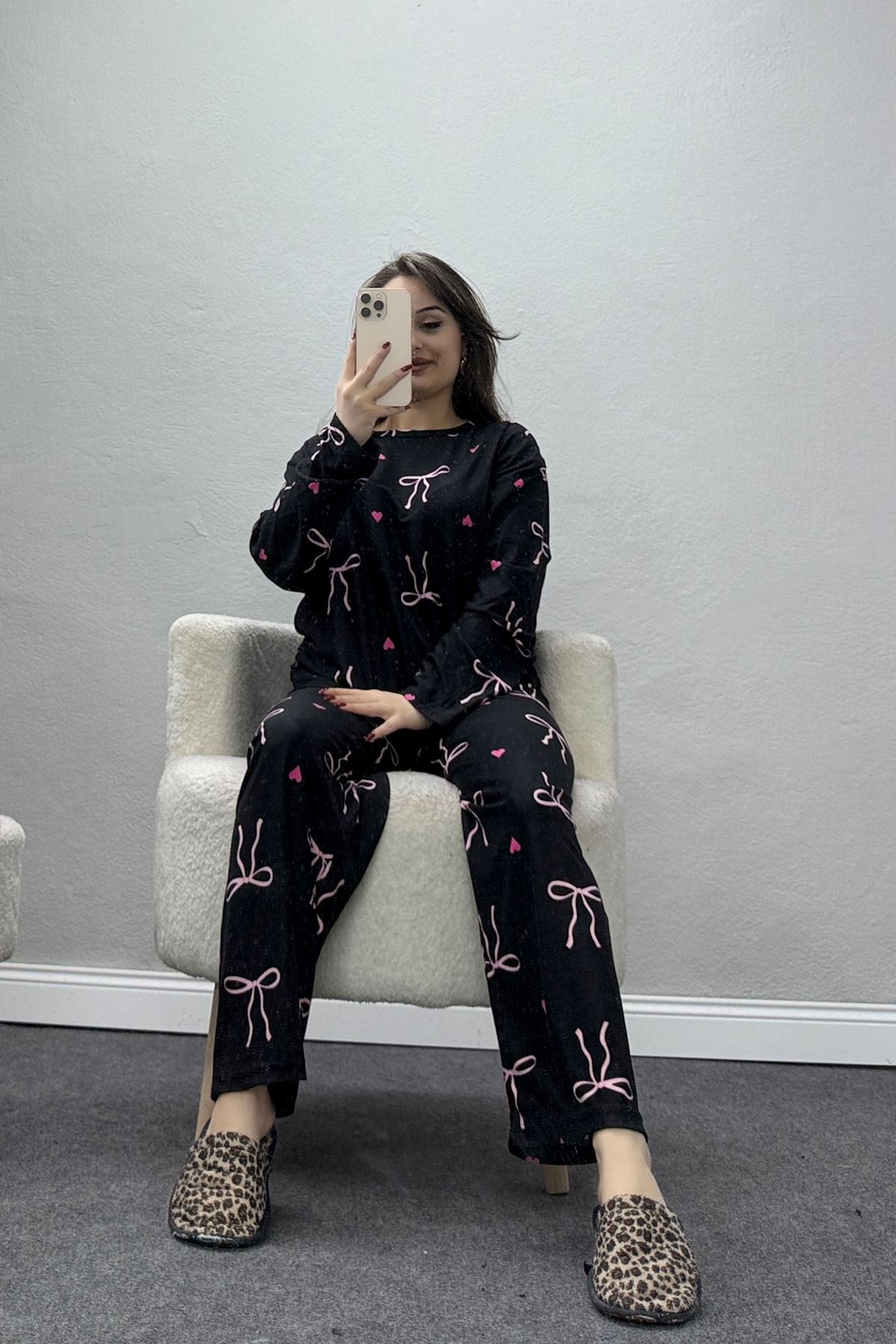 Süet Alt Üst Aynı Pijama Takımı Pembefiyonk - 118.1287.