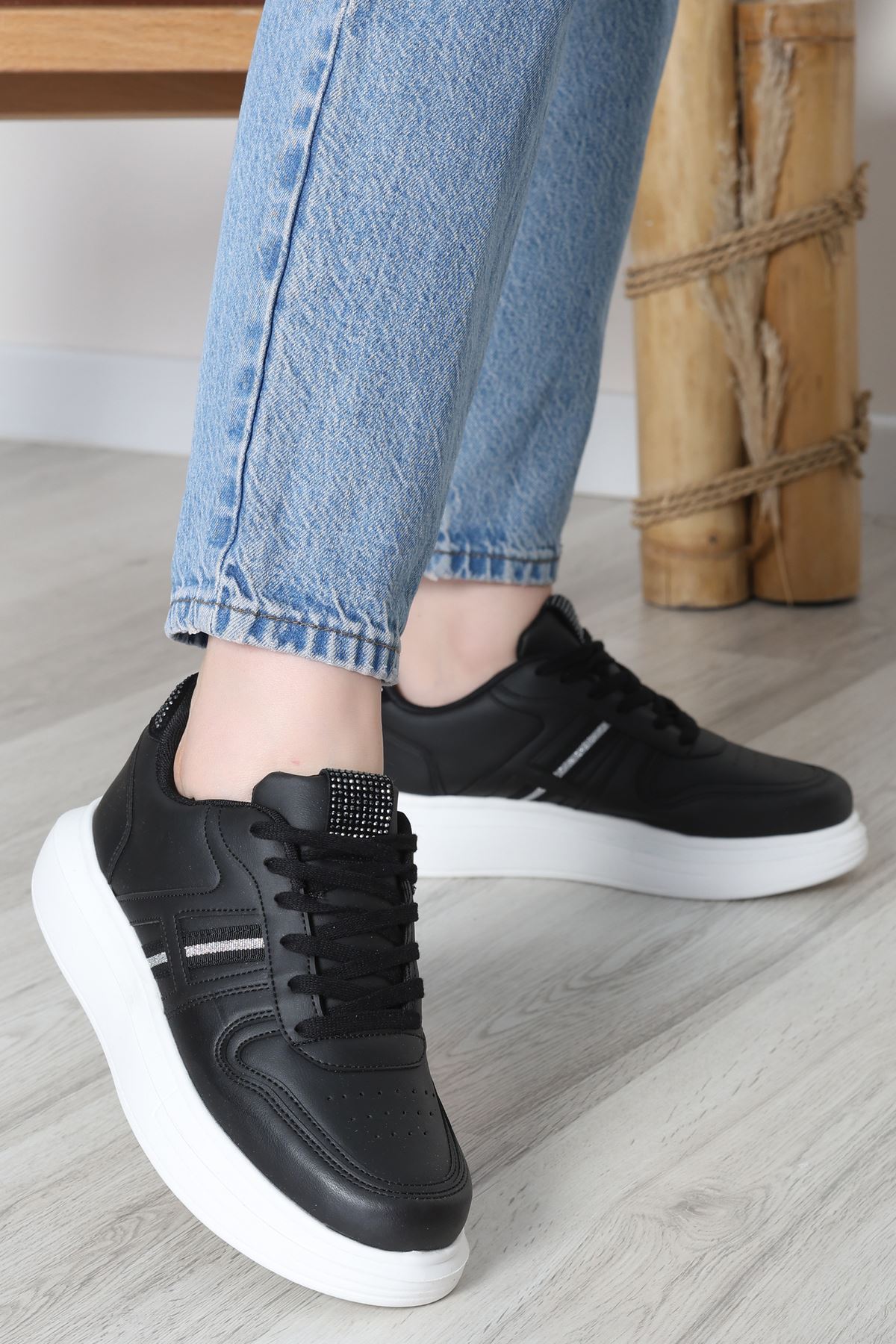 Kalın Taban Günlük Ayakkabı Siyahbeyaz - 31758.264.