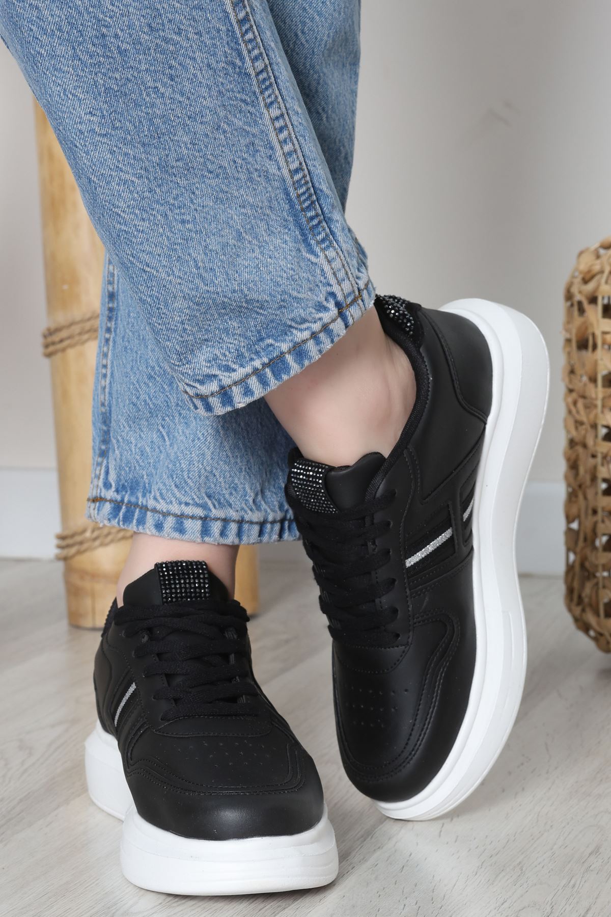 Kalın Taban Günlük Ayakkabı Siyahbeyaz - 31758.264.
