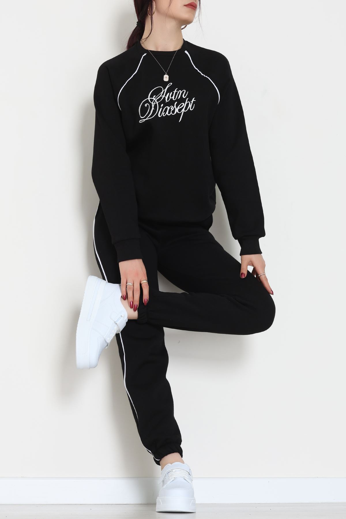 3 İplik Nakışlı Eşofman Takım Siyah - 52137.1735.