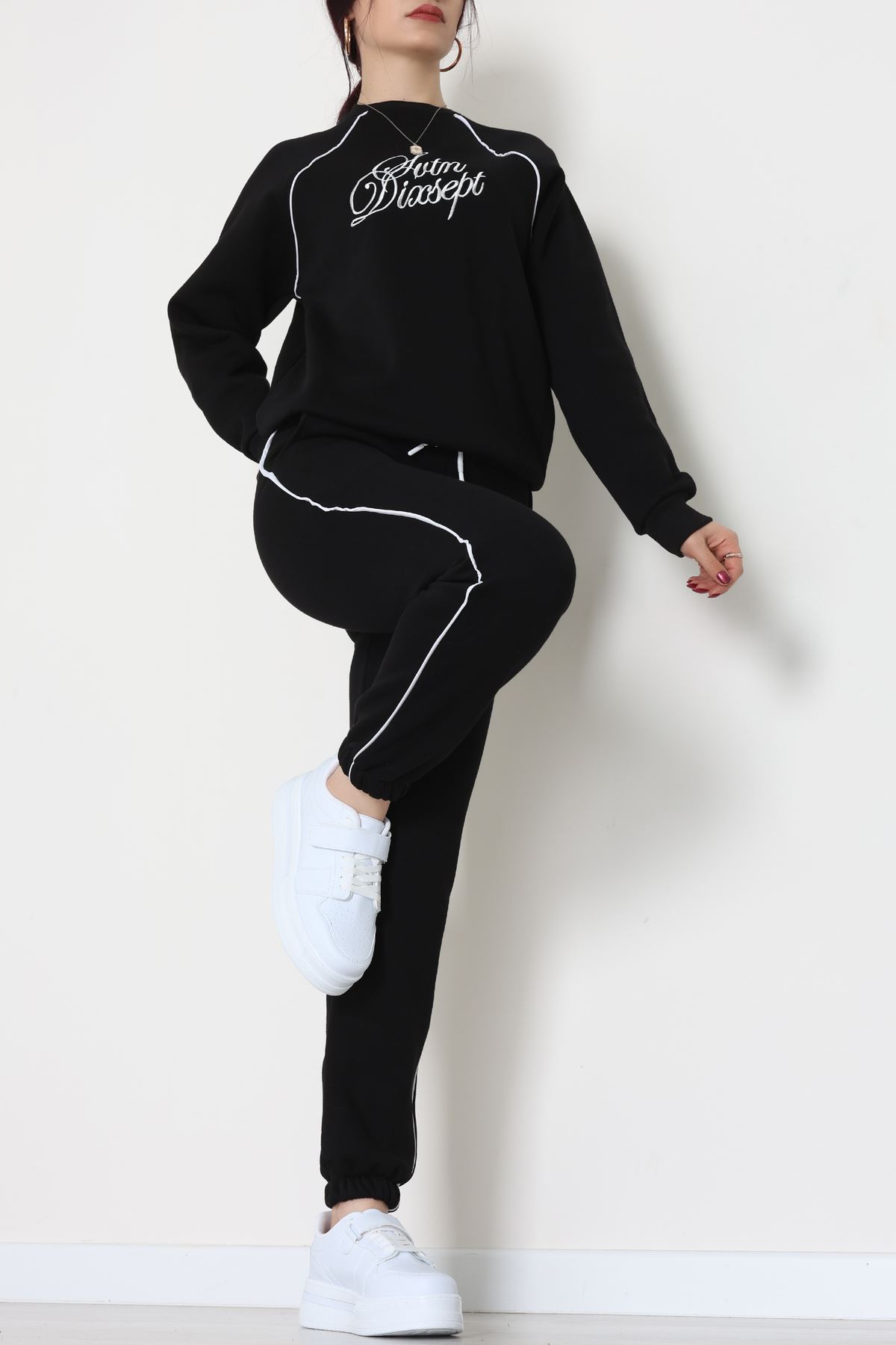 3 İplik Nakışlı Eşofman Takım Siyah - 52137.1735.