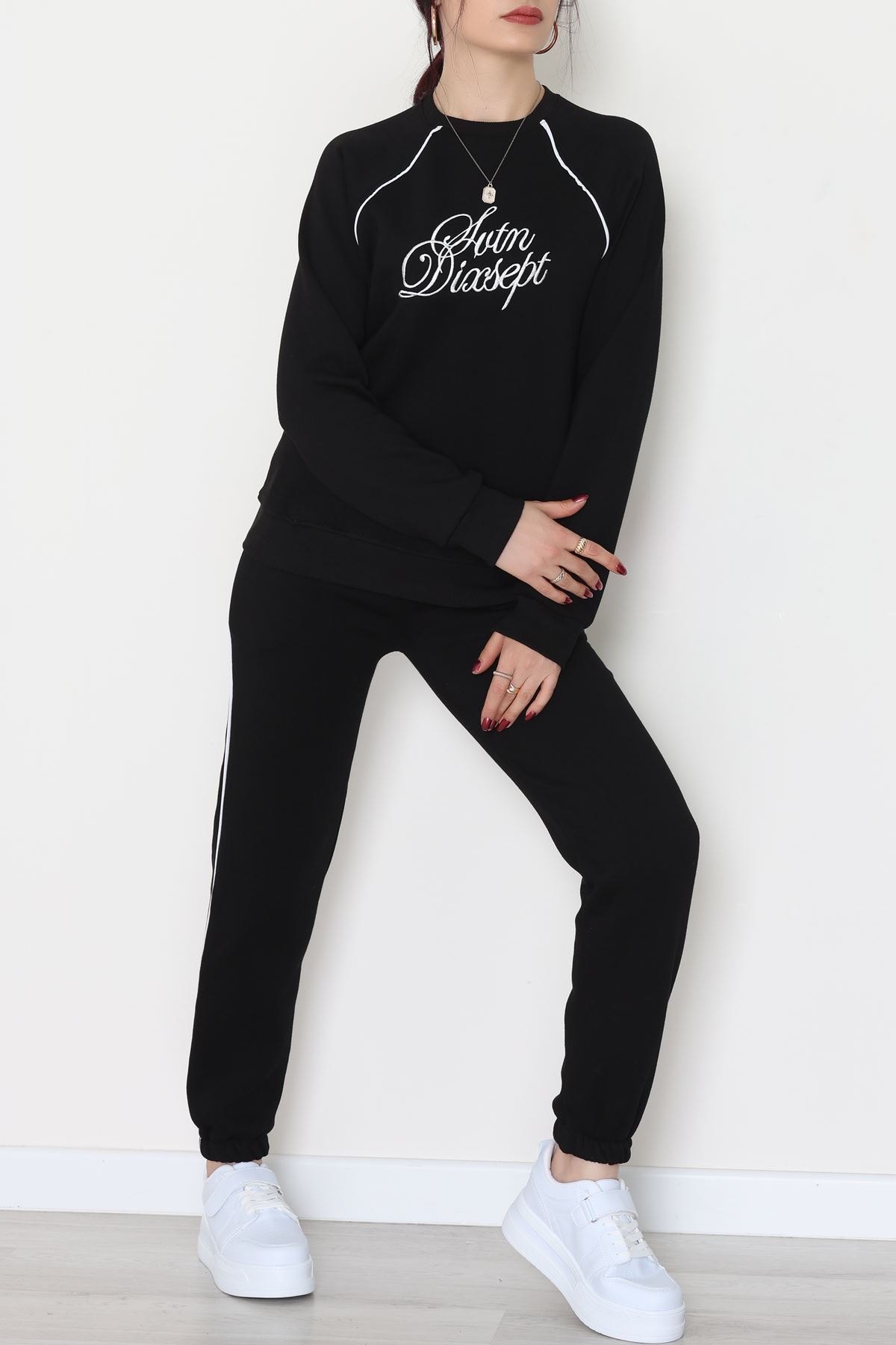 3 İplik Nakışlı Eşofman Takım Siyah - 52137.1735.