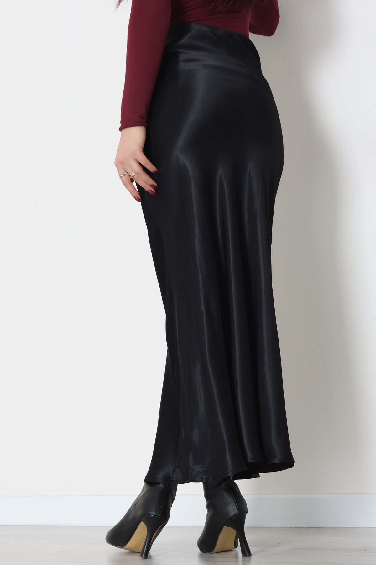 Beli Lastikli Verev Kesim Saten Etek Siyah - 51242.2077.