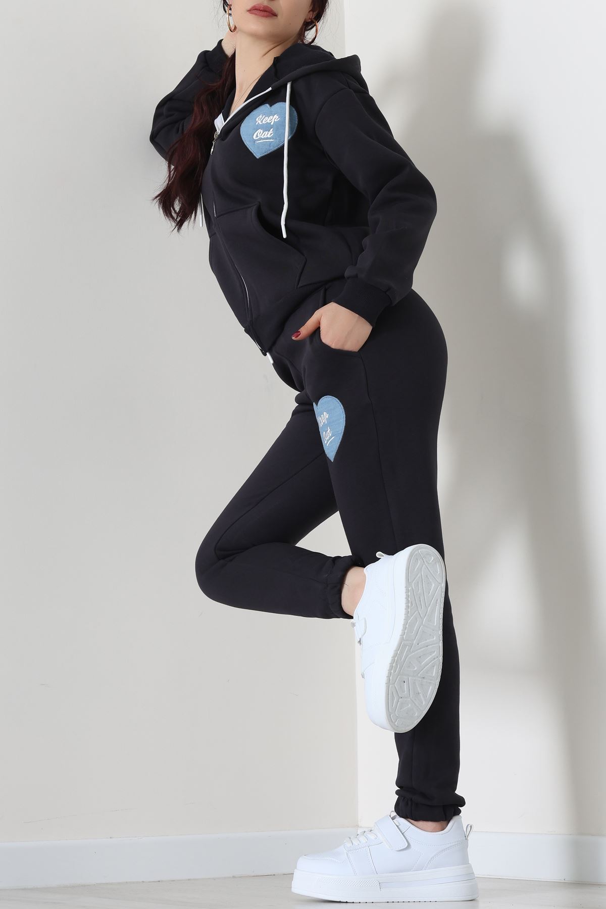 3 İplik Şardonlu Nakışlı Eşofman Takımı Siyah1 - 52139.1735.