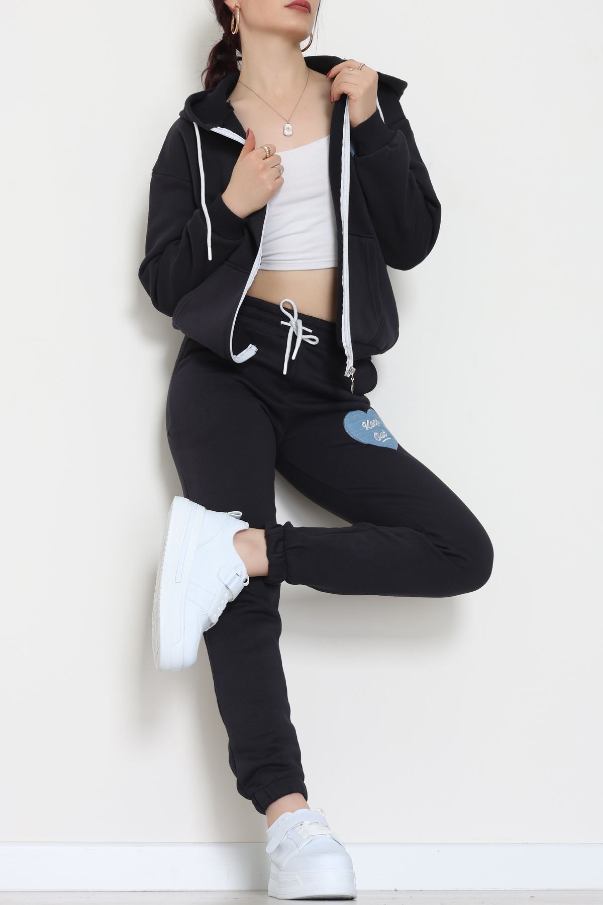 3 İplik Şardonlu Nakışlı Eşofman Takımı Siyah1 - 52139.1735.