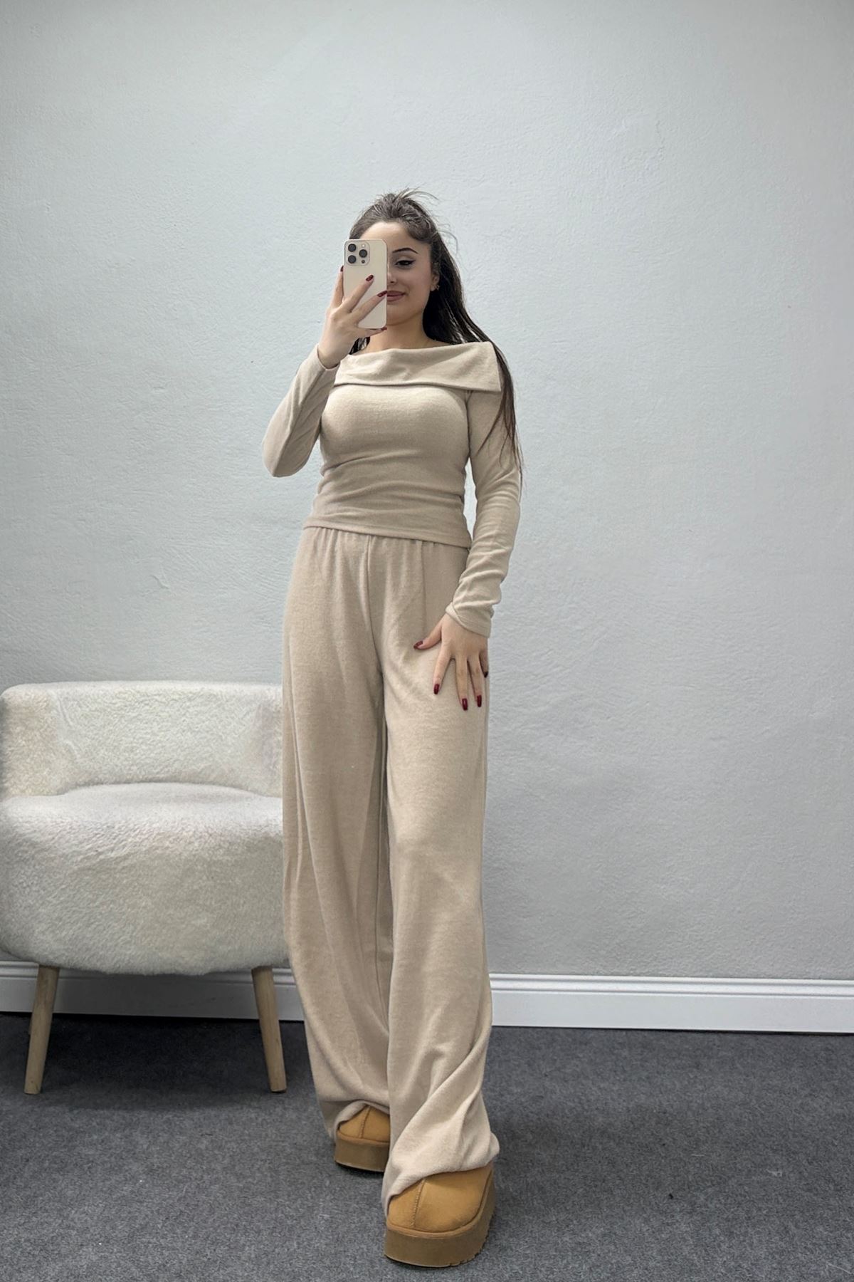 Madonna Yaka Yumoş Kumaş İkili Takım Latte - 51095.2114.