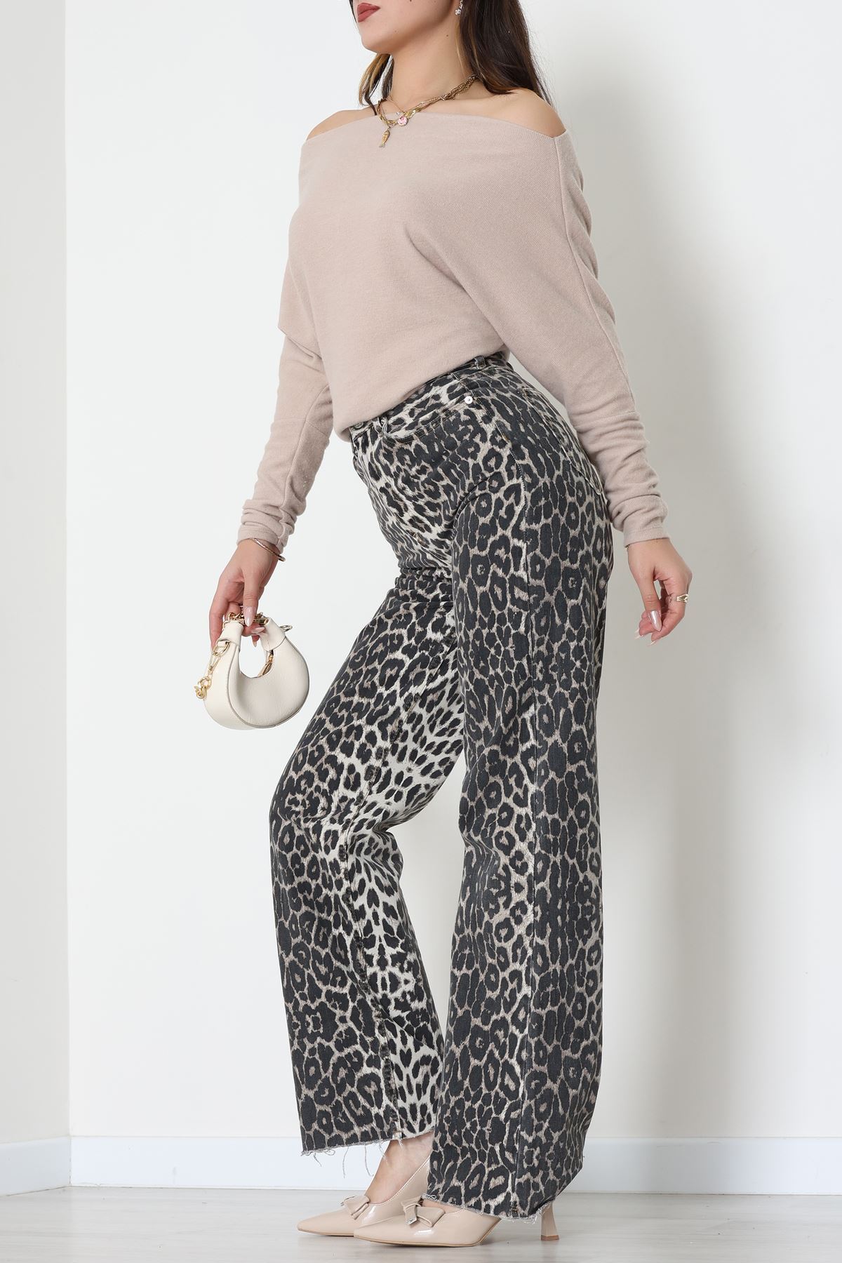 Yumoş Kumaş Kayık Yaka Omuz Düşümlü Bluz Taş - 31706.2114.