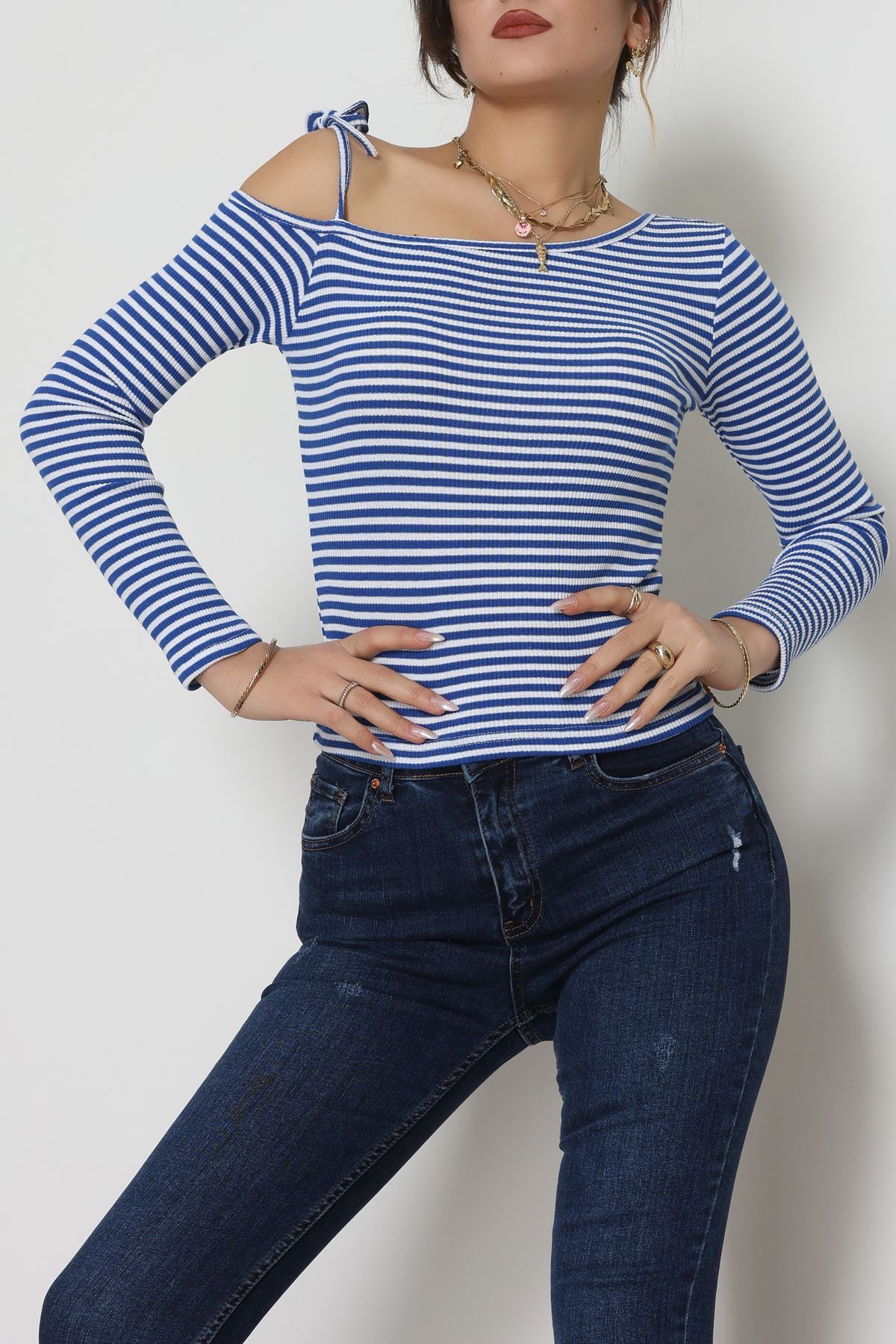 Tek Omuz Detaylı Likralı Kaşkorse Bluz Lacibeyaz - 51091.1567.