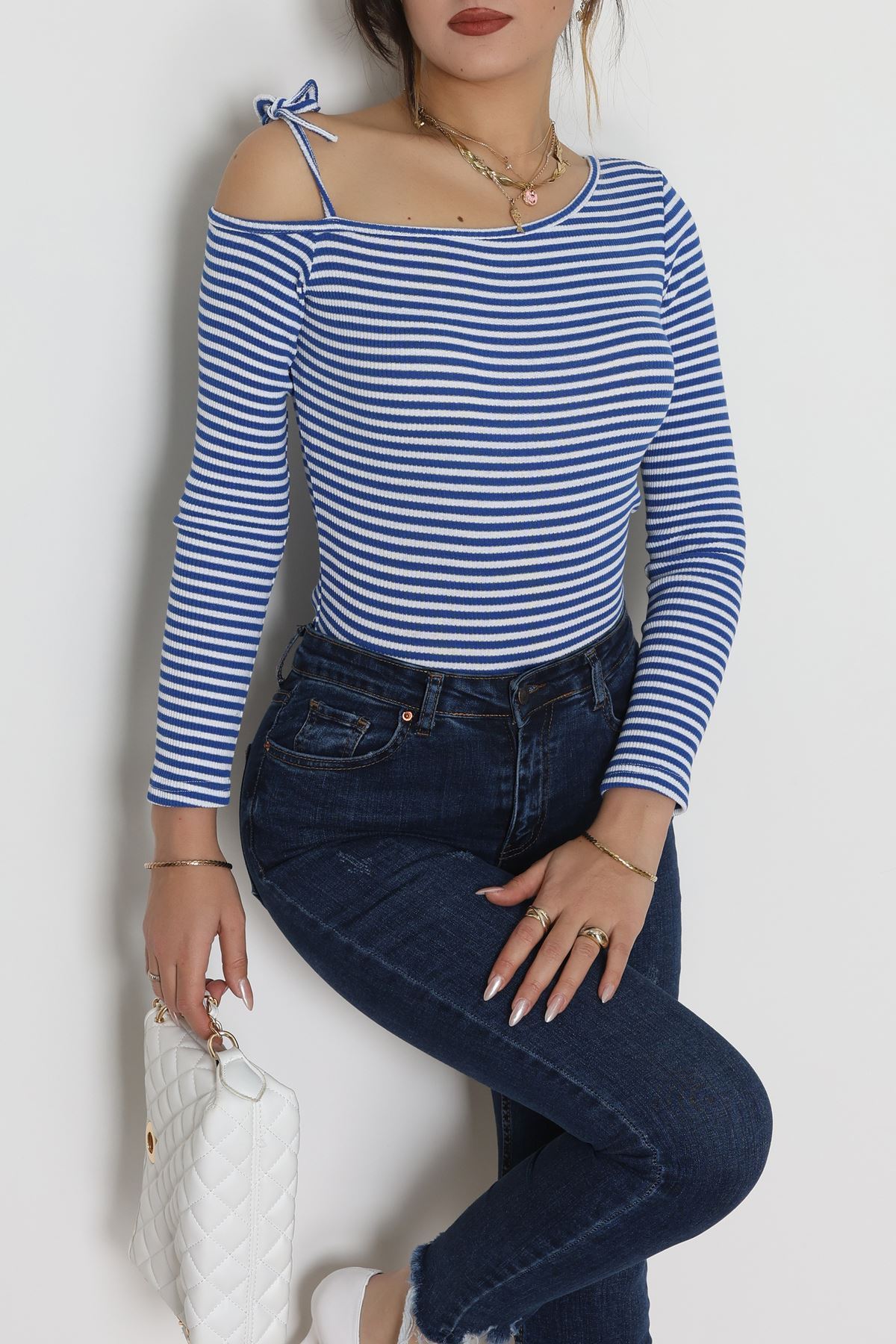 Tek Omuz Detaylı Likralı Kaşkorse Bluz Lacibeyaz - 51091.1567.