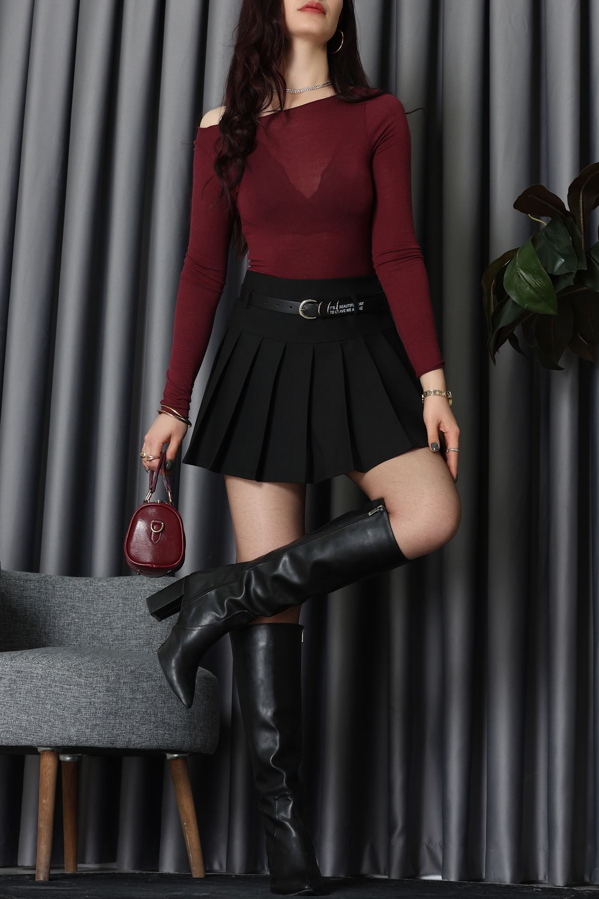 Kemerli Pileli Mini Etek Siyah - 42826.2002.