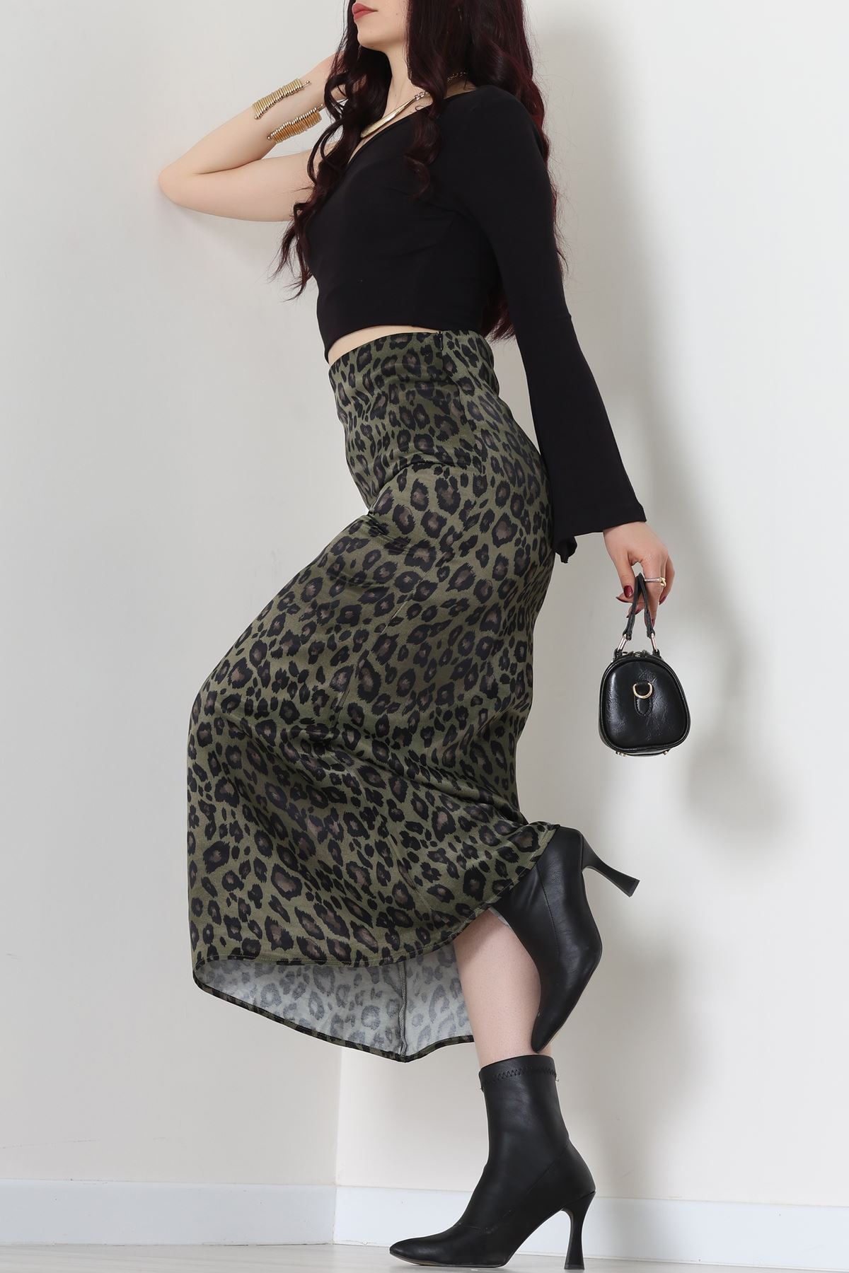 Düz Kesim Desenli Saten Etek Yeşilleopar - 51243.2077.
