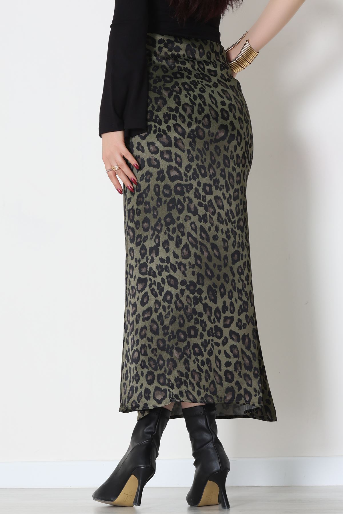 Düz Kesim Desenli Saten Etek Yeşilleopar - 51243.2077.