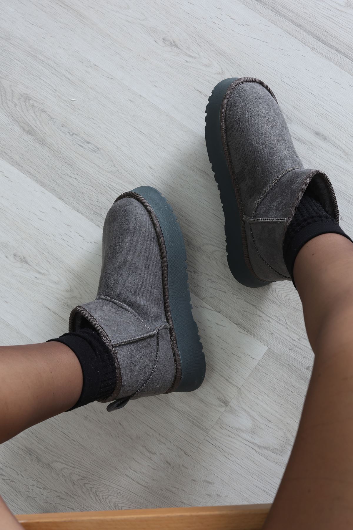 Yüksek Taban İçi Kürklü Bot Füme - 31467.264.