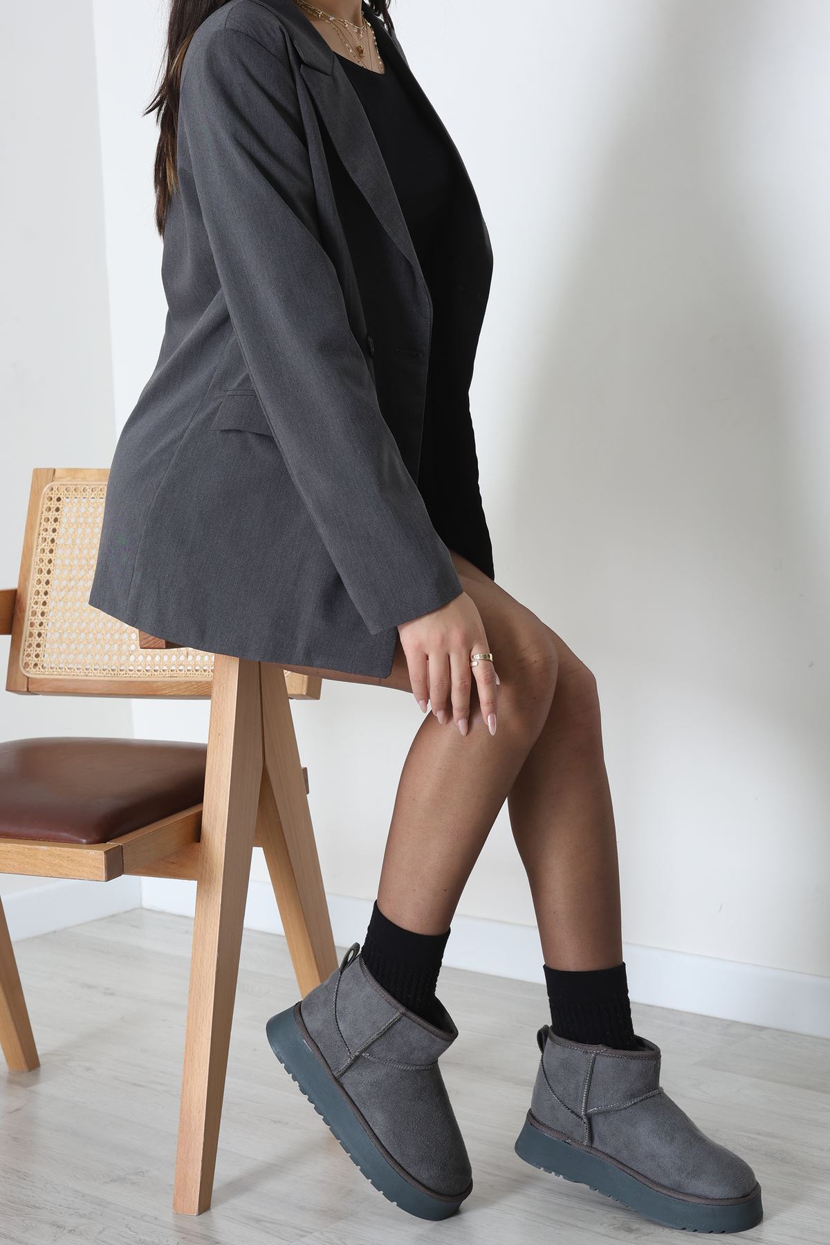 Yüksek Taban İçi Kürklü Bot Füme - 31467.264.