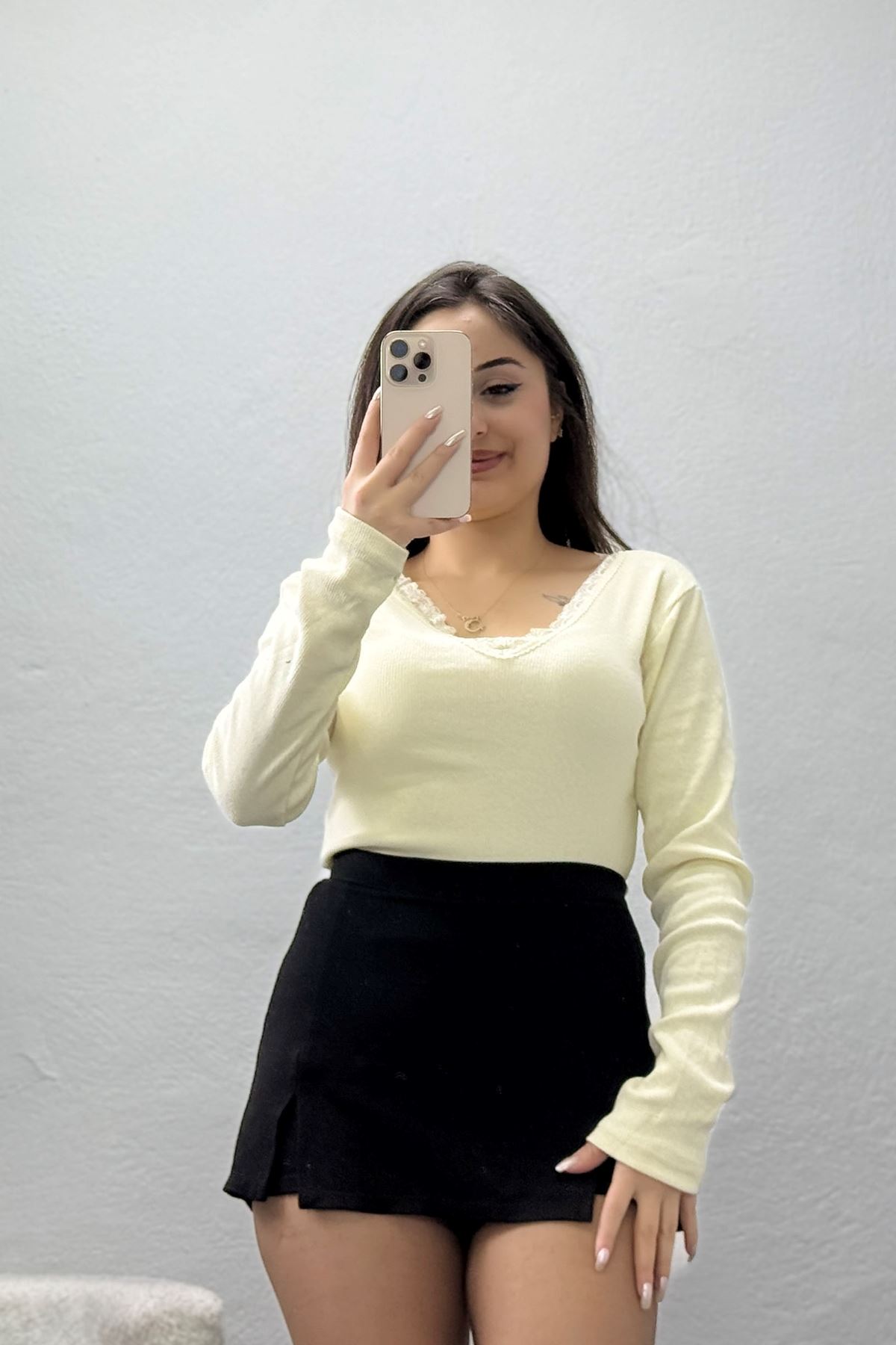 V Yaka Dantelli Kaşkorse Body Krem - 70788.599.