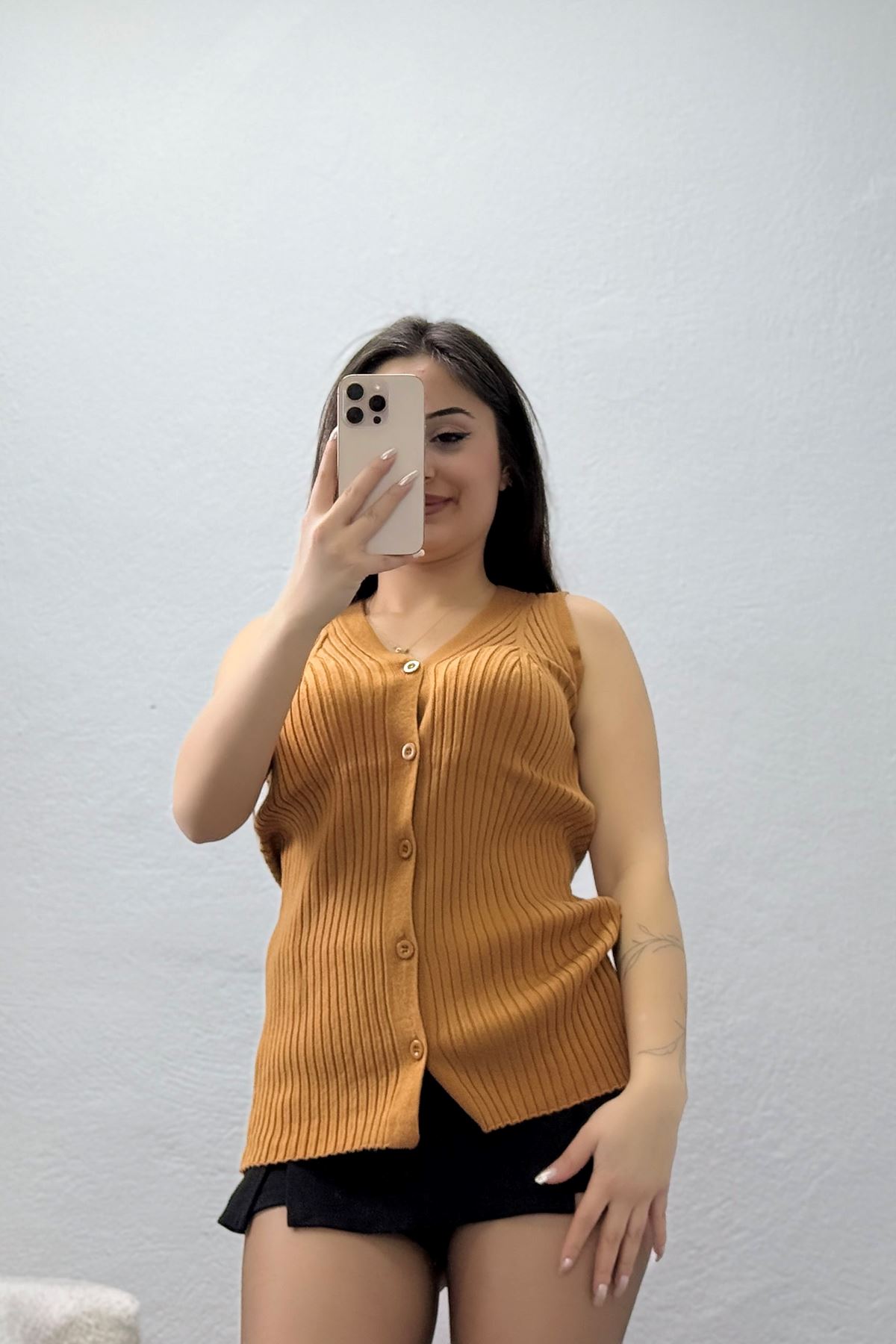 Kolsuz Düğmeli Triko Bluz Camel - 71761.444.