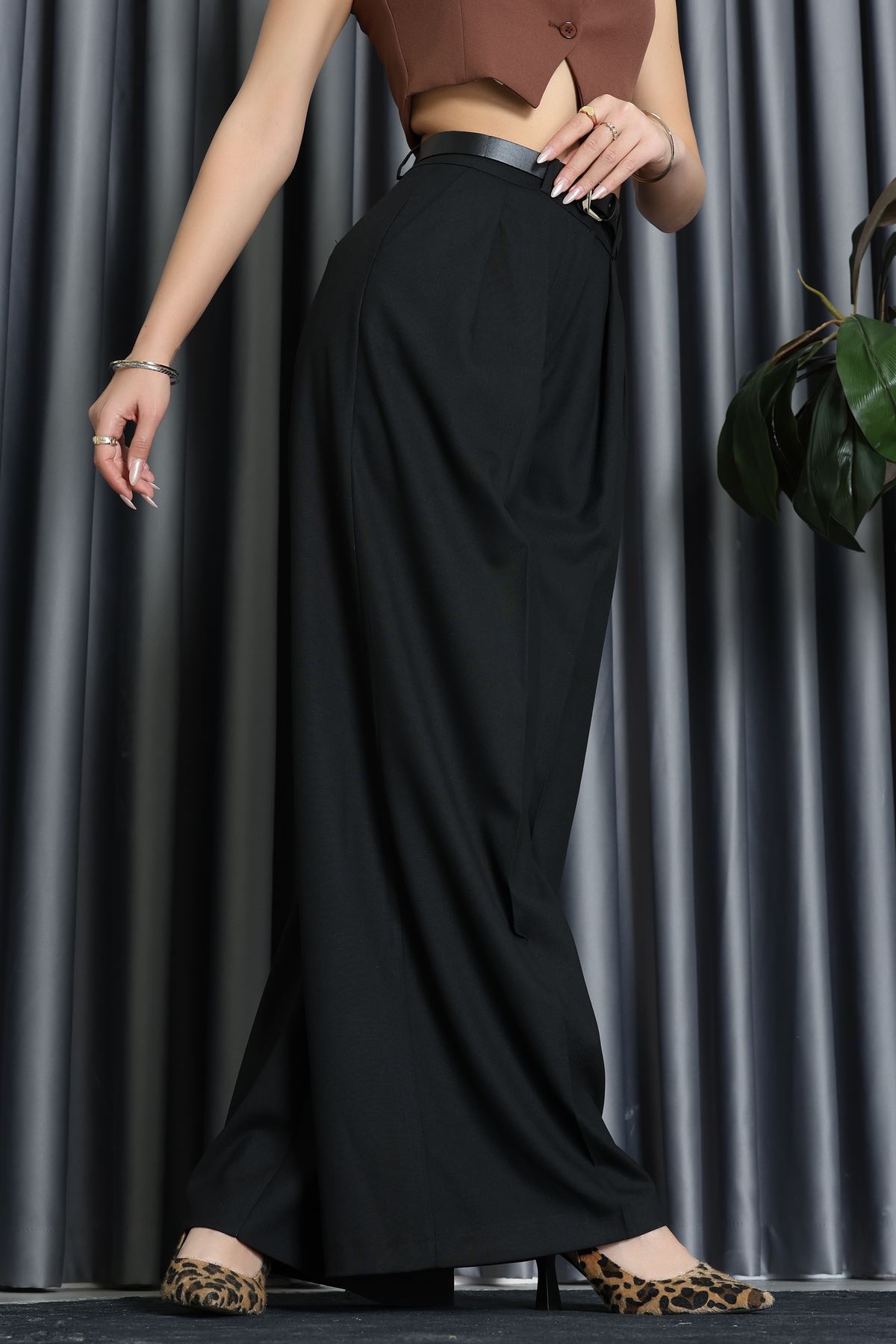 Kemerli Pileli Pantolon Siyah - 51070.1995.