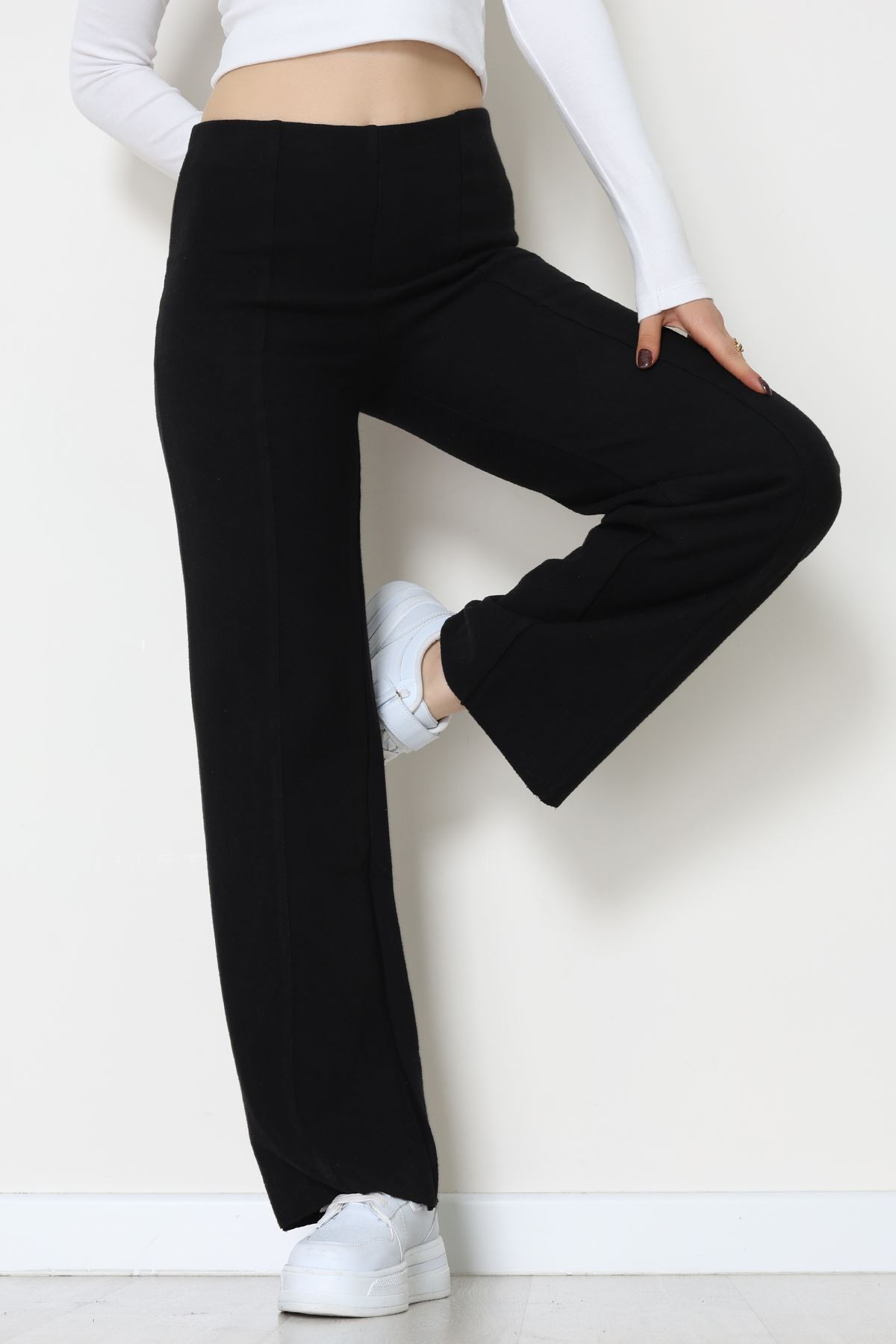 Selanik Kumaş Bel Lastikli Çımalı Pantolon Siyah - 51226.1567.