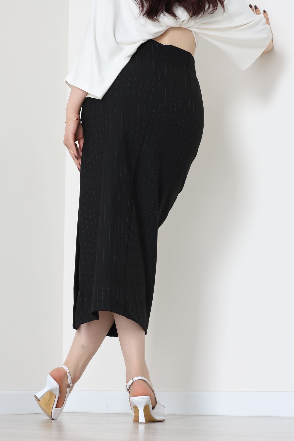 Yan Büzgülü Etek Siyah - 60565.2126.