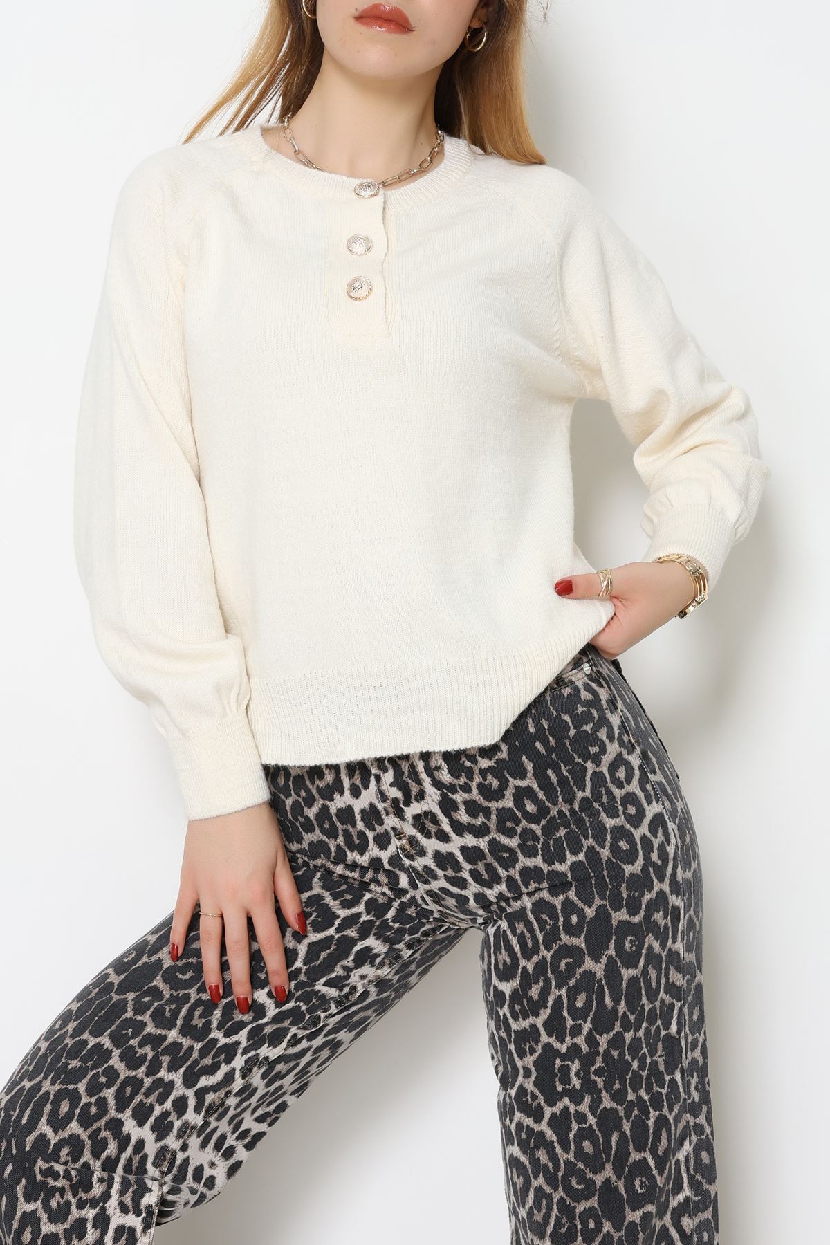 Yumuşak Dokulu Düğme Detay Triko Kazak Bej - 70881.1765.