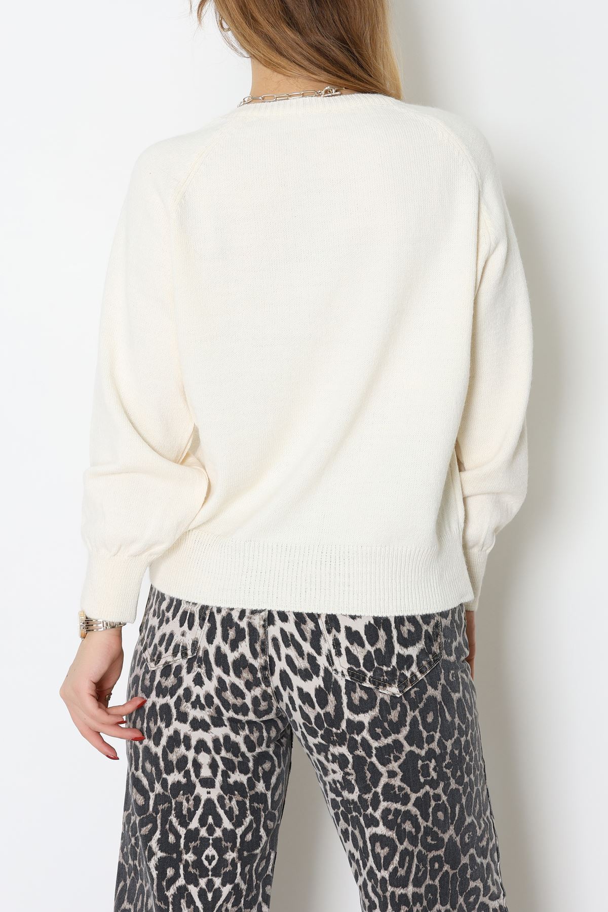 Yumuşak Dokulu Düğme Detay Triko Kazak Bej - 70881.1765.