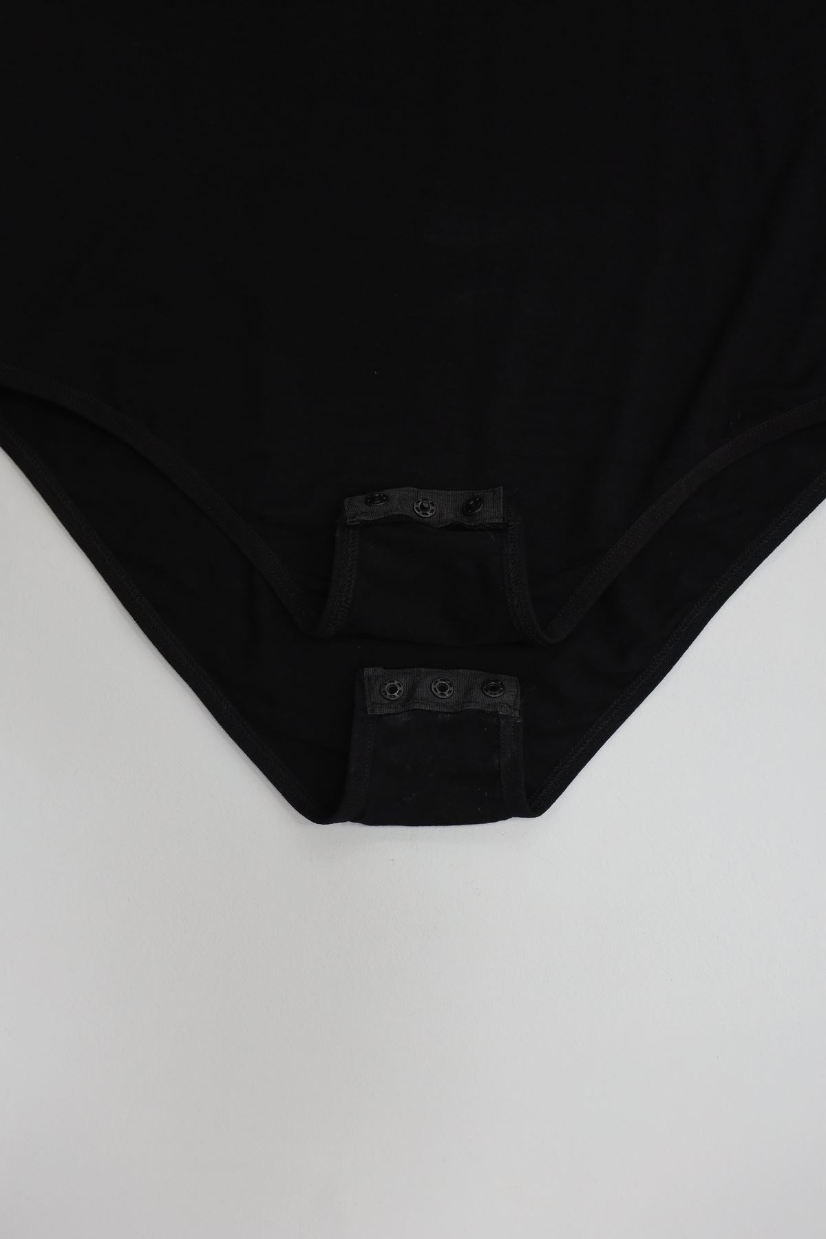 Viskon V Yaka Çıtçıtlı Body Siyah - 3300.2127.