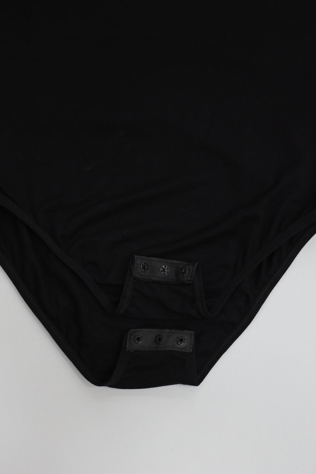 Viskon İp Askılı Çıtçıtlı Atlet Siyah - 3500.2127.