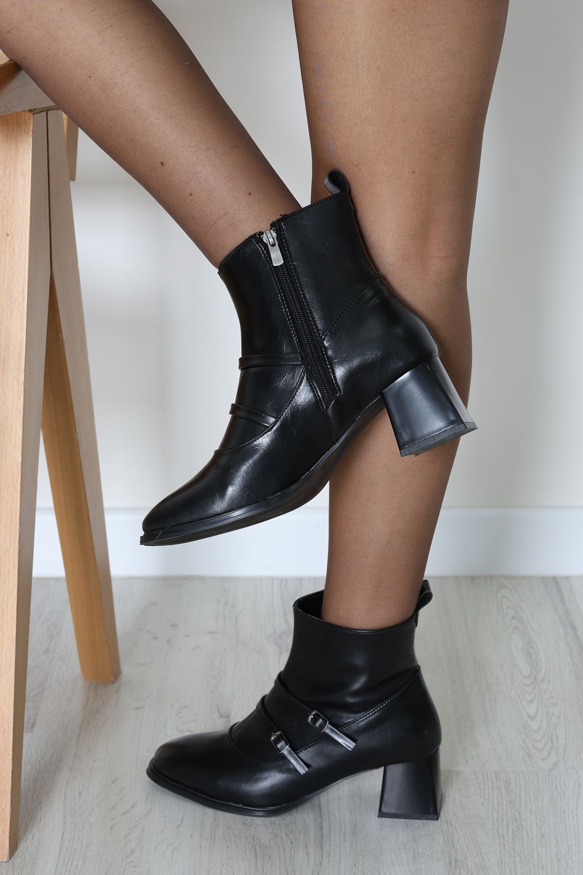 5 Cm Topuklu Bot Siyahderi - 32599.264.