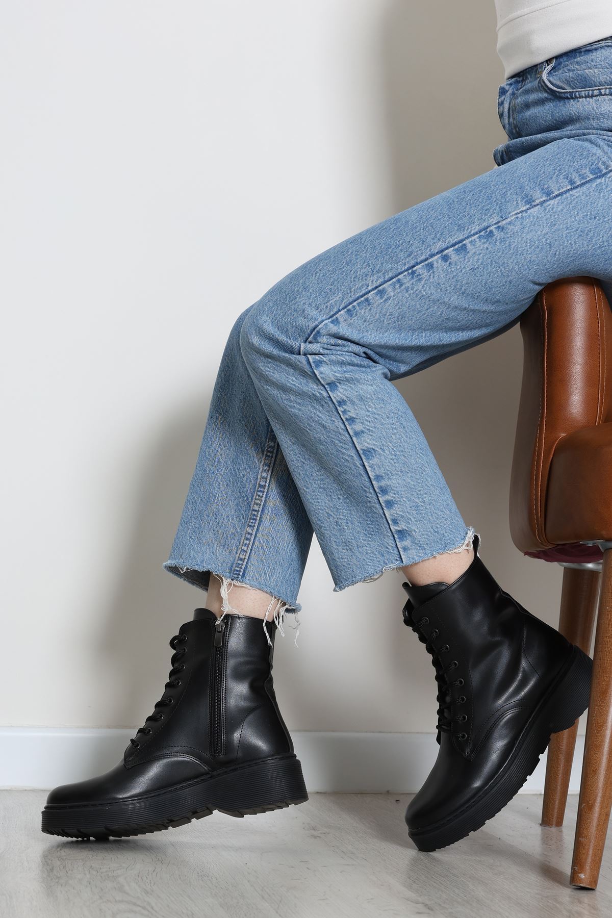 Bağcıklı Postal Bot Siyahderi - 31846.1846.