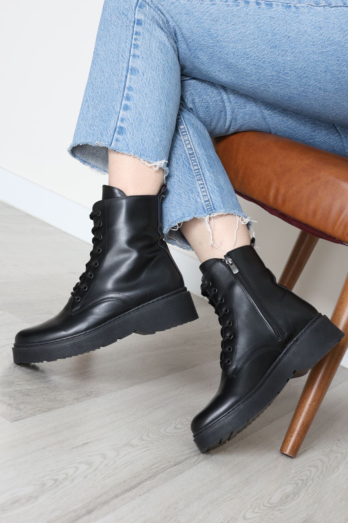 Bağcıklı Postal Bot Siyahderi - 31846.1846.